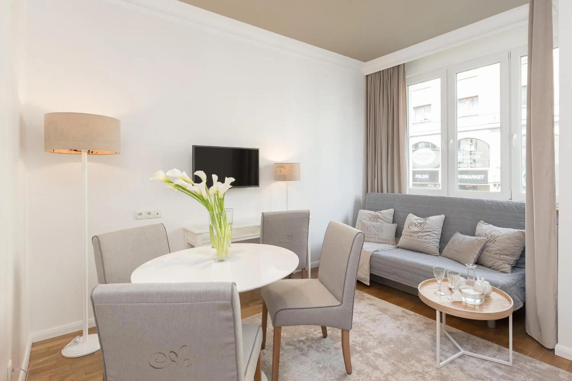 Photo of the whole room in AVANTI Home