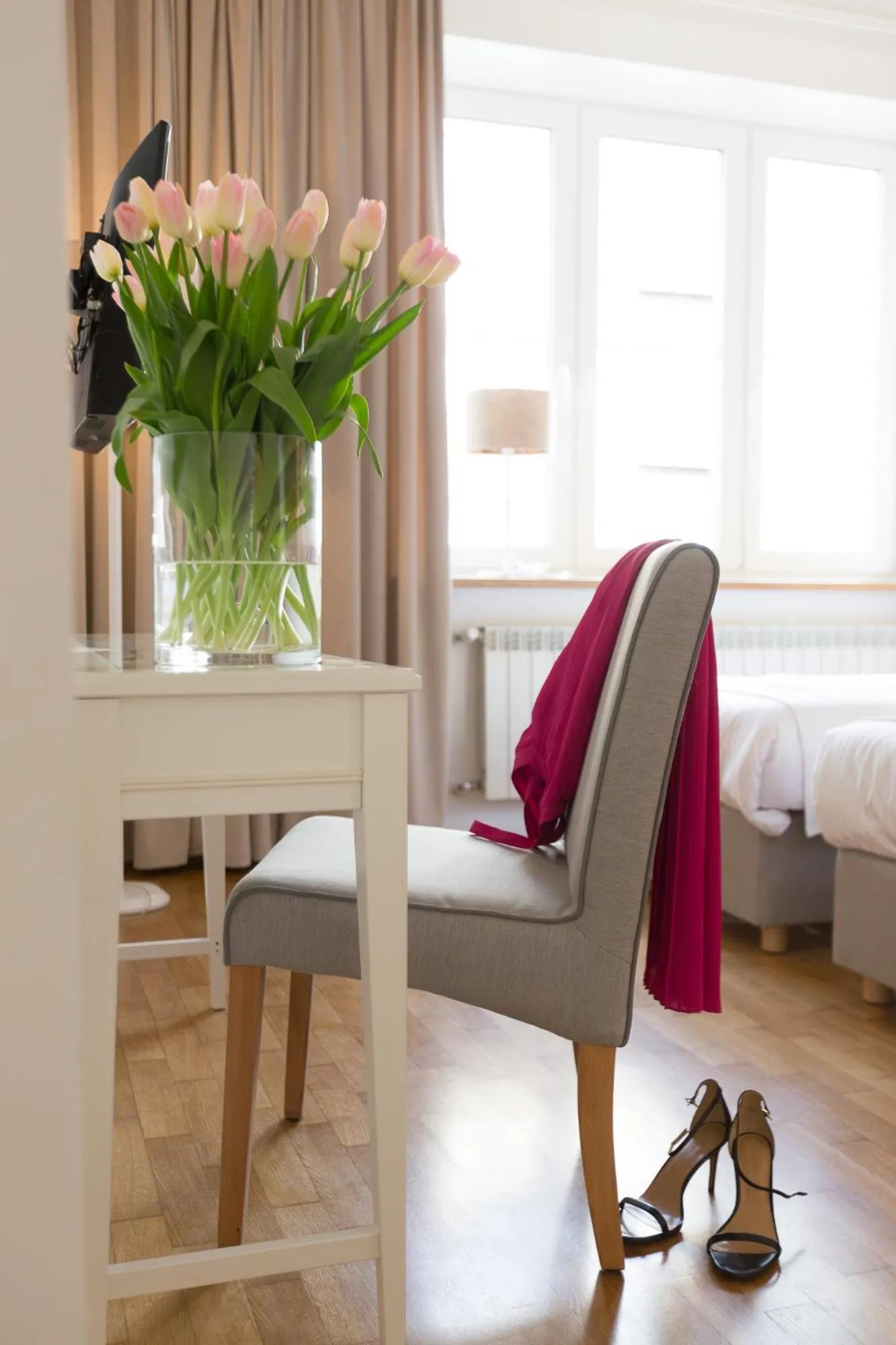 Photo of the whole room, Bed in AVANTI Home