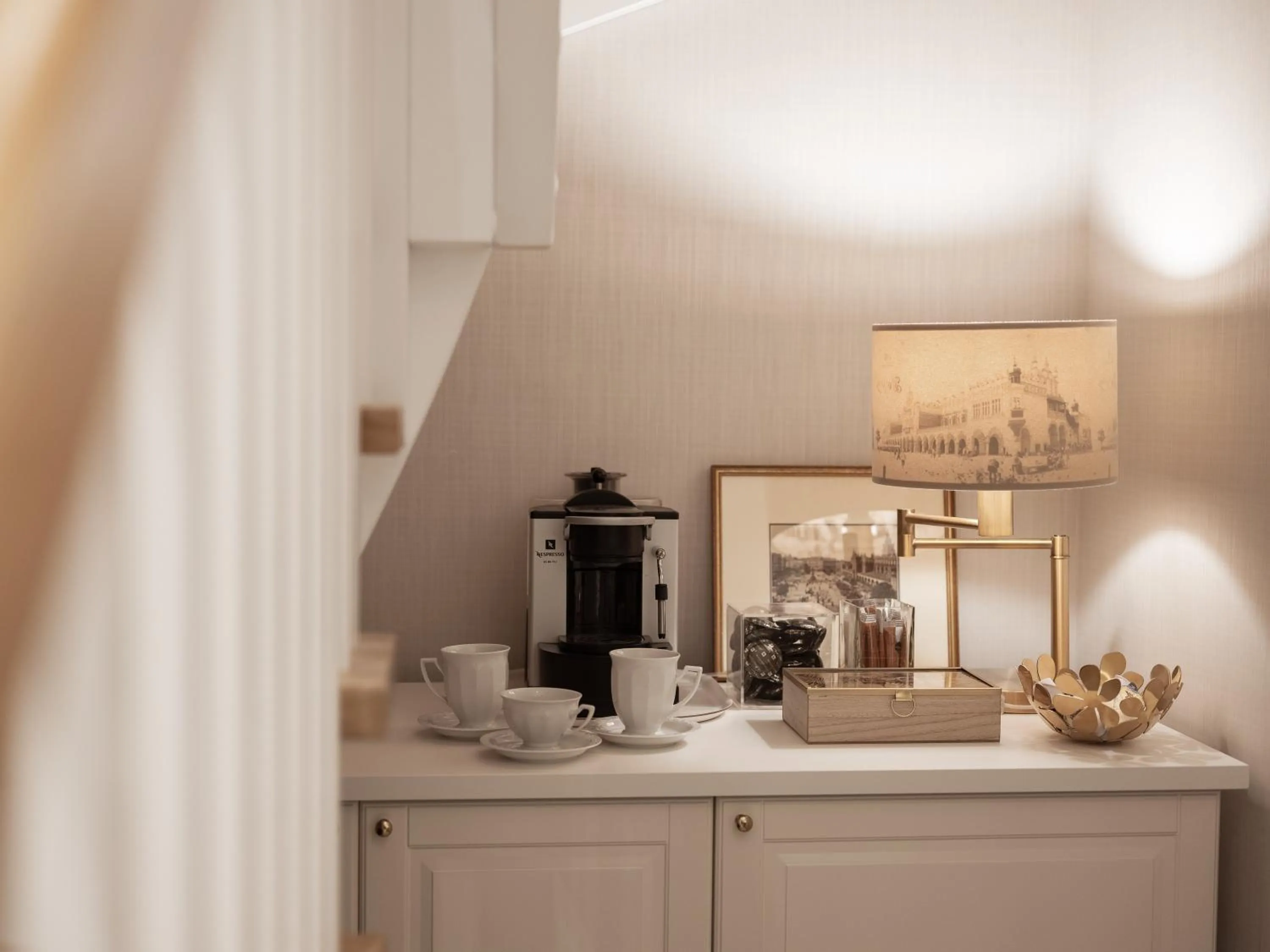 Coffee/tea facilities in AVANTI Home