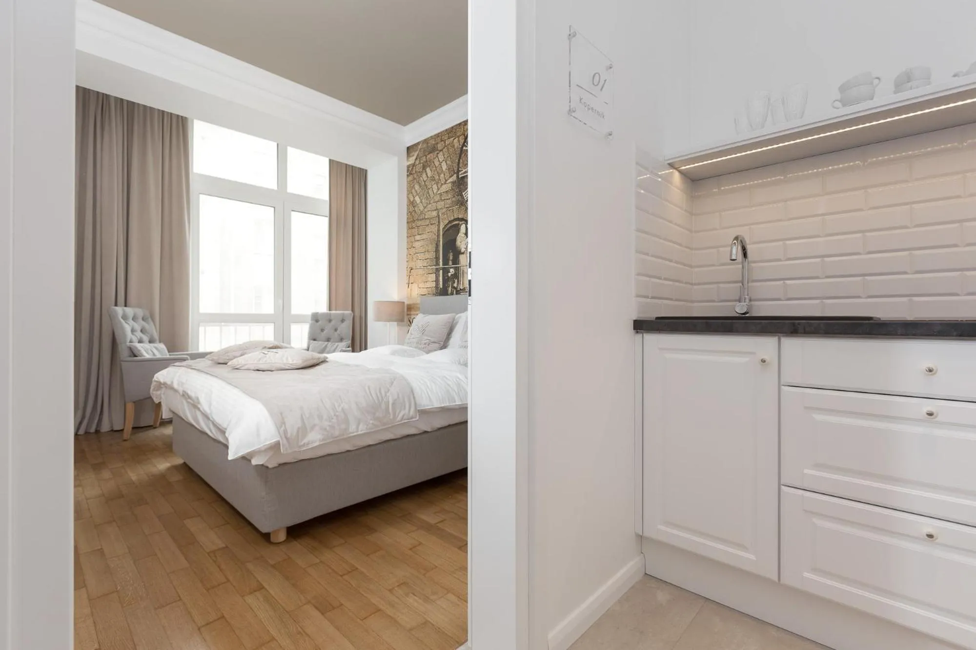 Kitchen or kitchenette, Bed in AVANTI Home