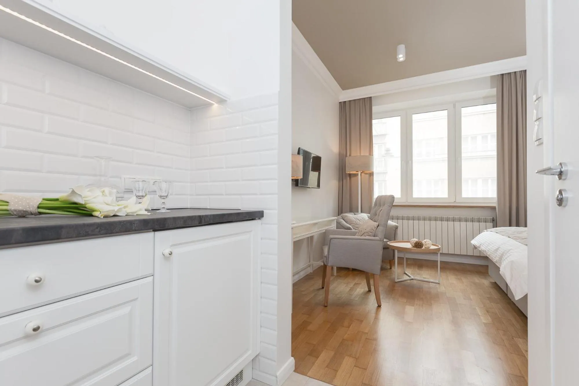 Photo of the whole room, Bed in AVANTI Home