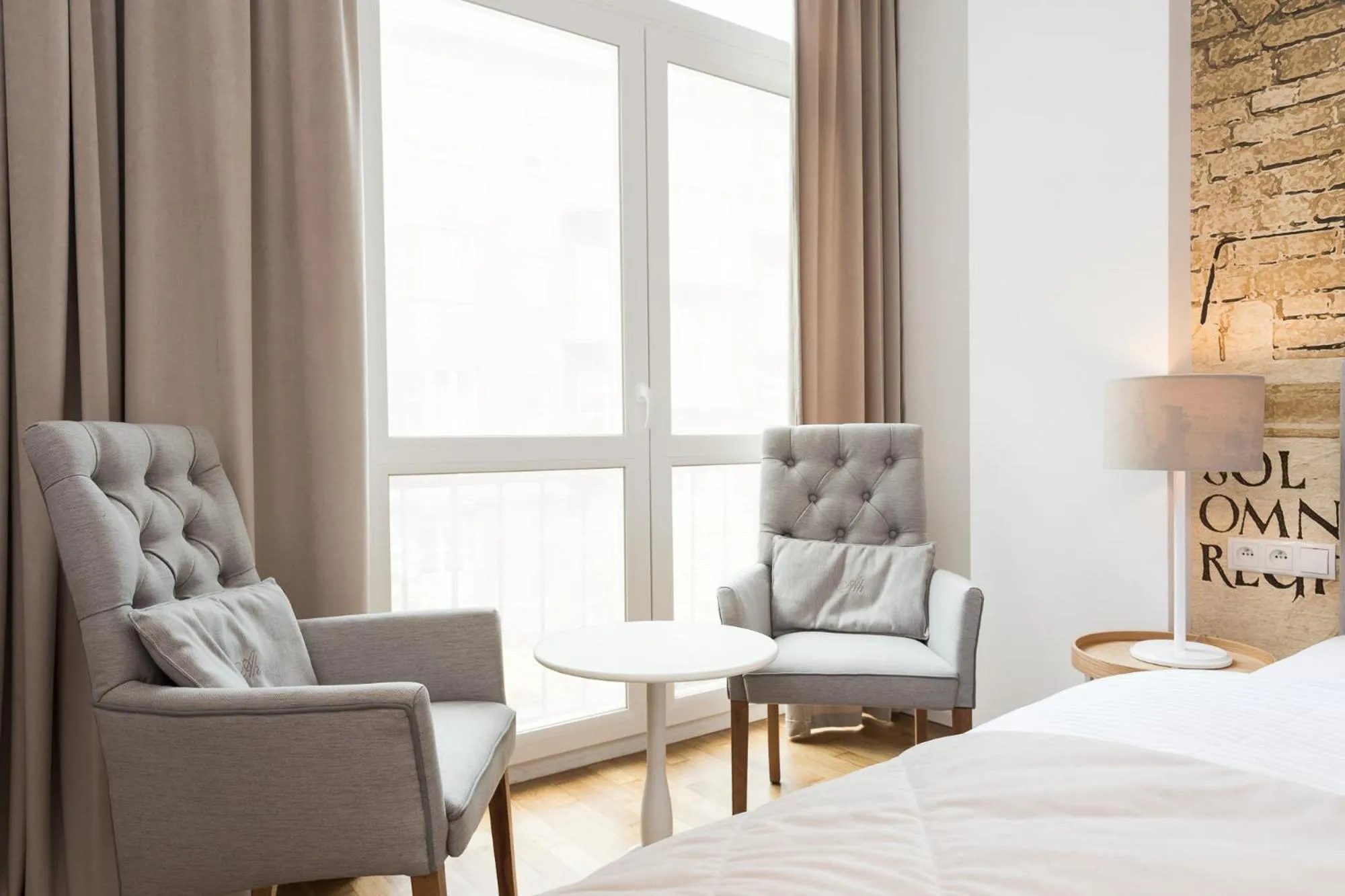 Photo of the whole room, Bed in AVANTI Home