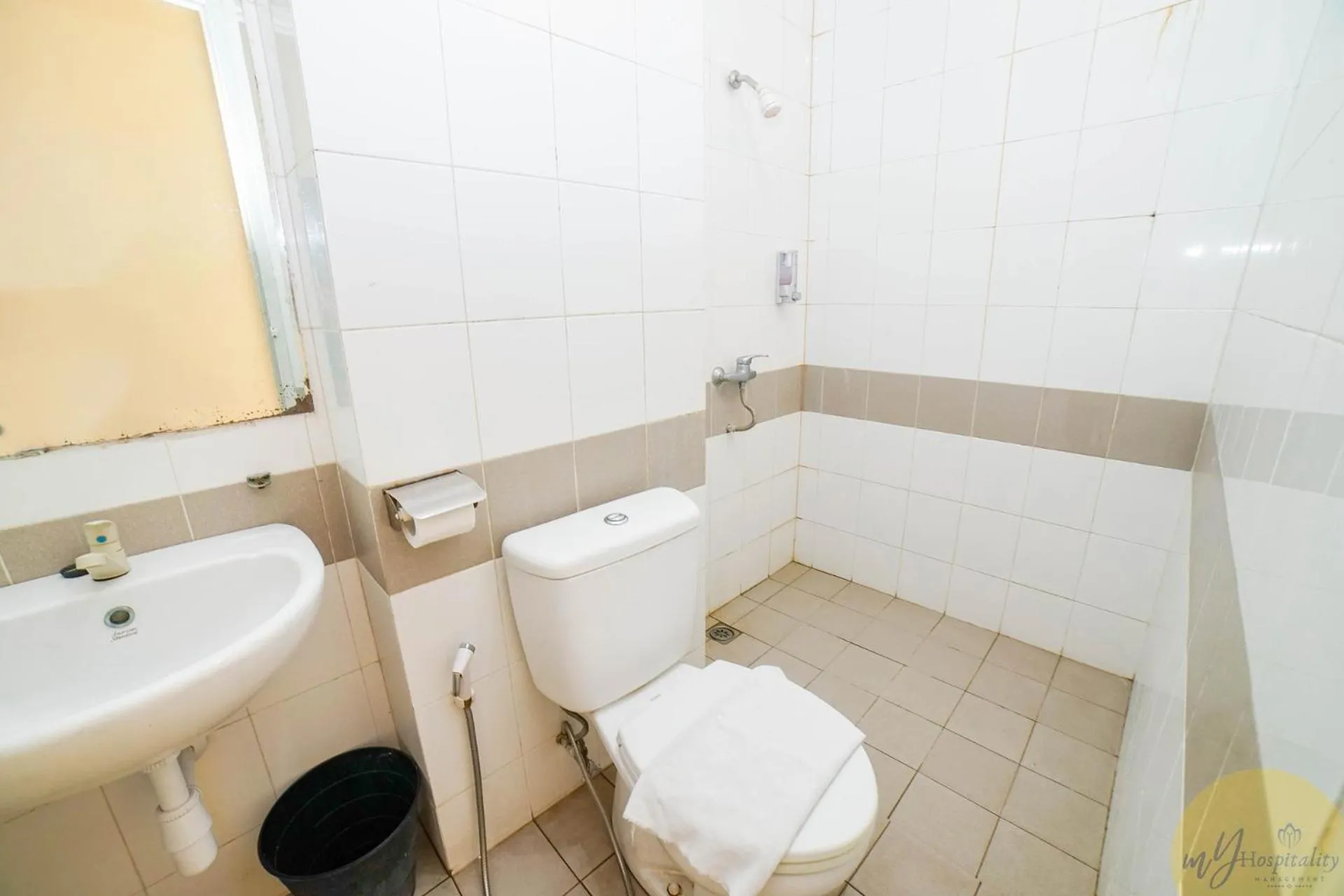 Bathroom in Fortuna Hotel & Residence by My Hospitality