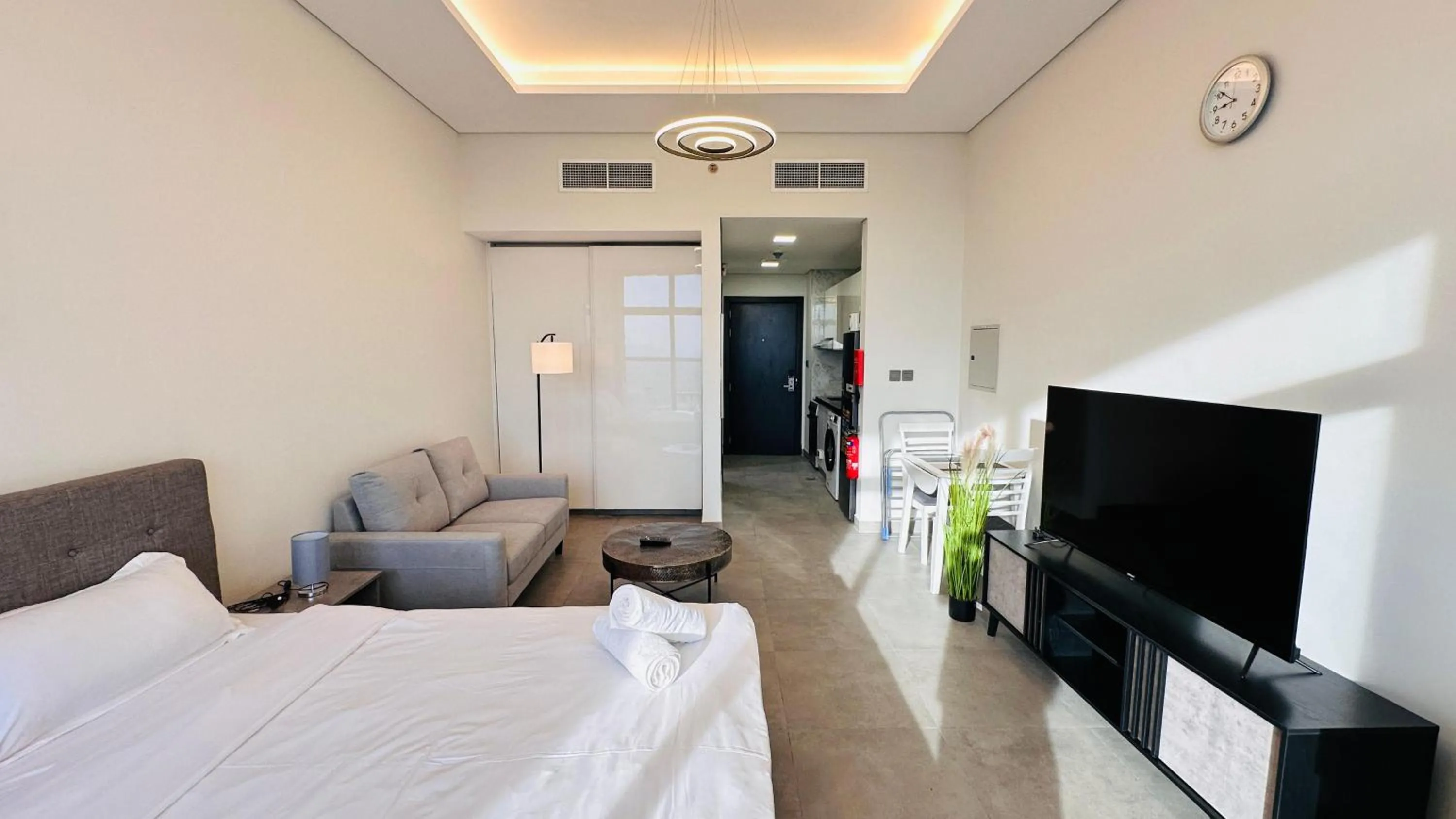 Kitchen or kitchenette in Upscale Studio Apartment Burj View with Balcony Free Parking by Belvilla