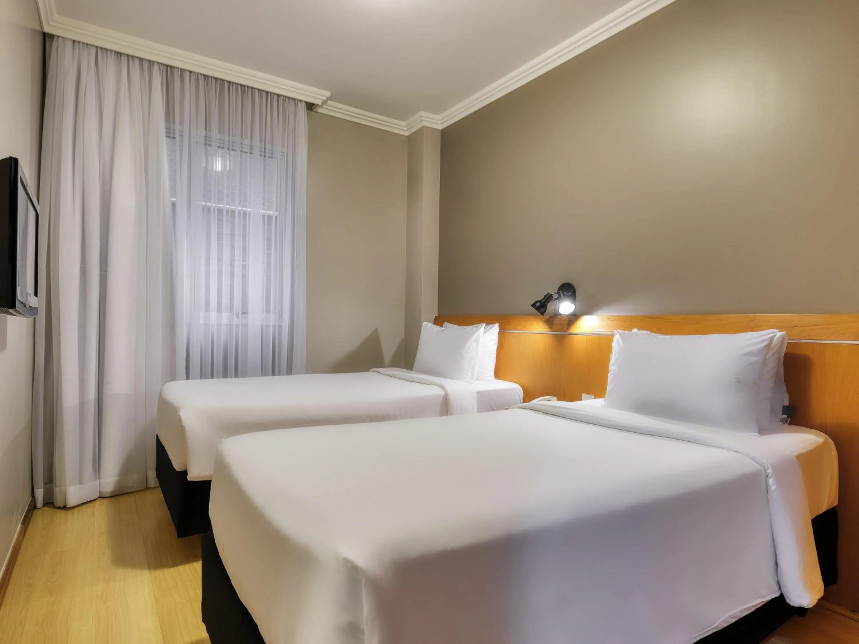 Bedroom, Bed in Mercure Belo Horizonte Vila da Serra