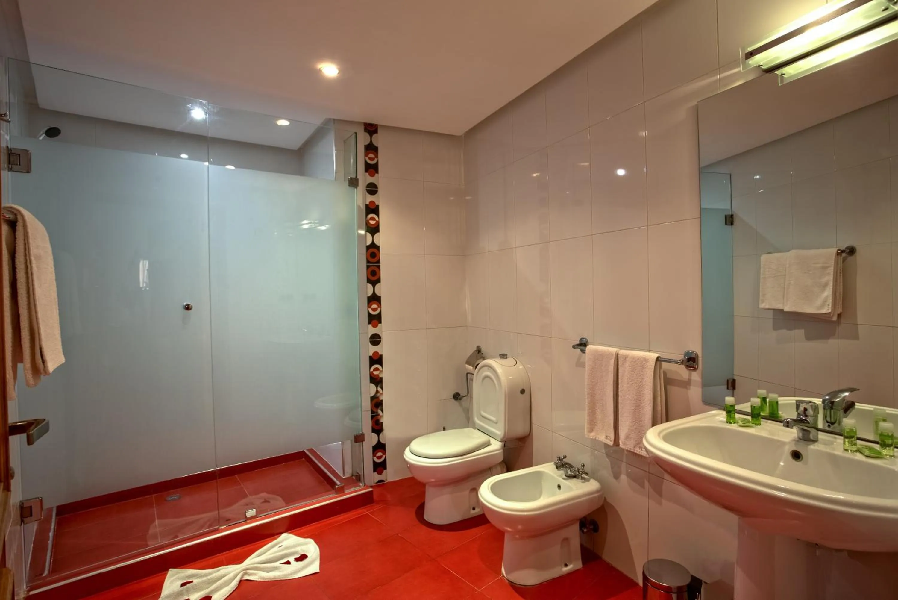 Bathroom in Yaad City Hotel