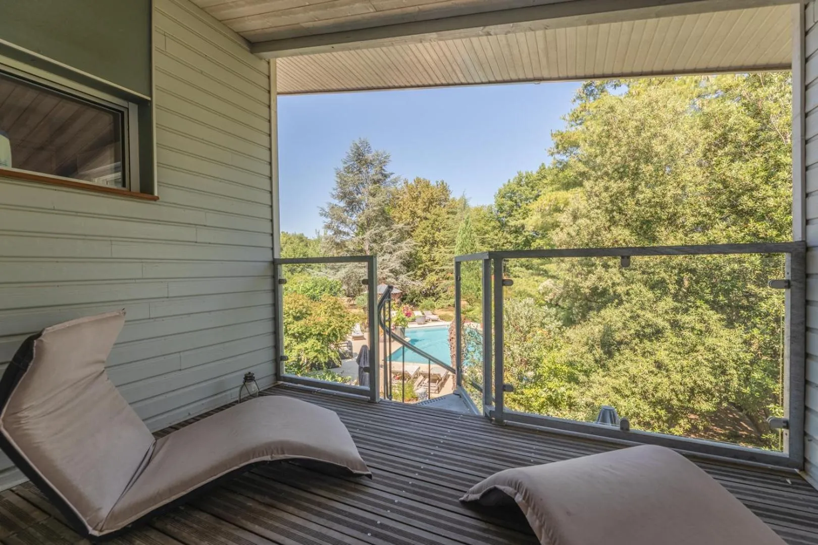 Patio in B&B La Closerie 33