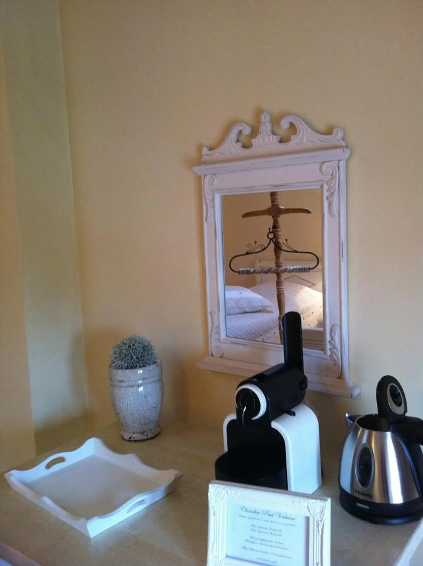 Decorative detail in L'Abri du Poète