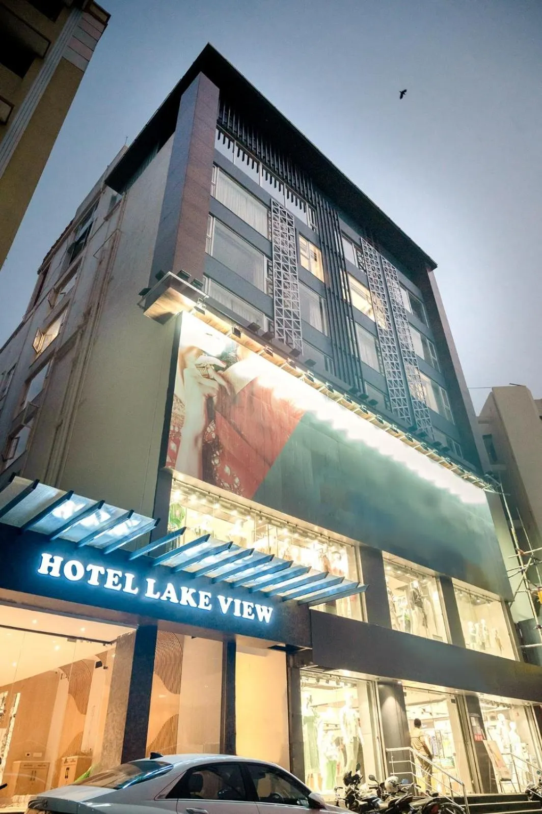 Property building in HOTEL LAKE VIEW