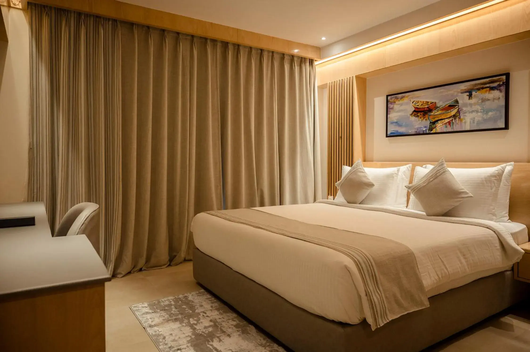 Deluxe Room in HOTEL LAKE VIEW Deluxe Room in HOTEL LAKE VIEW