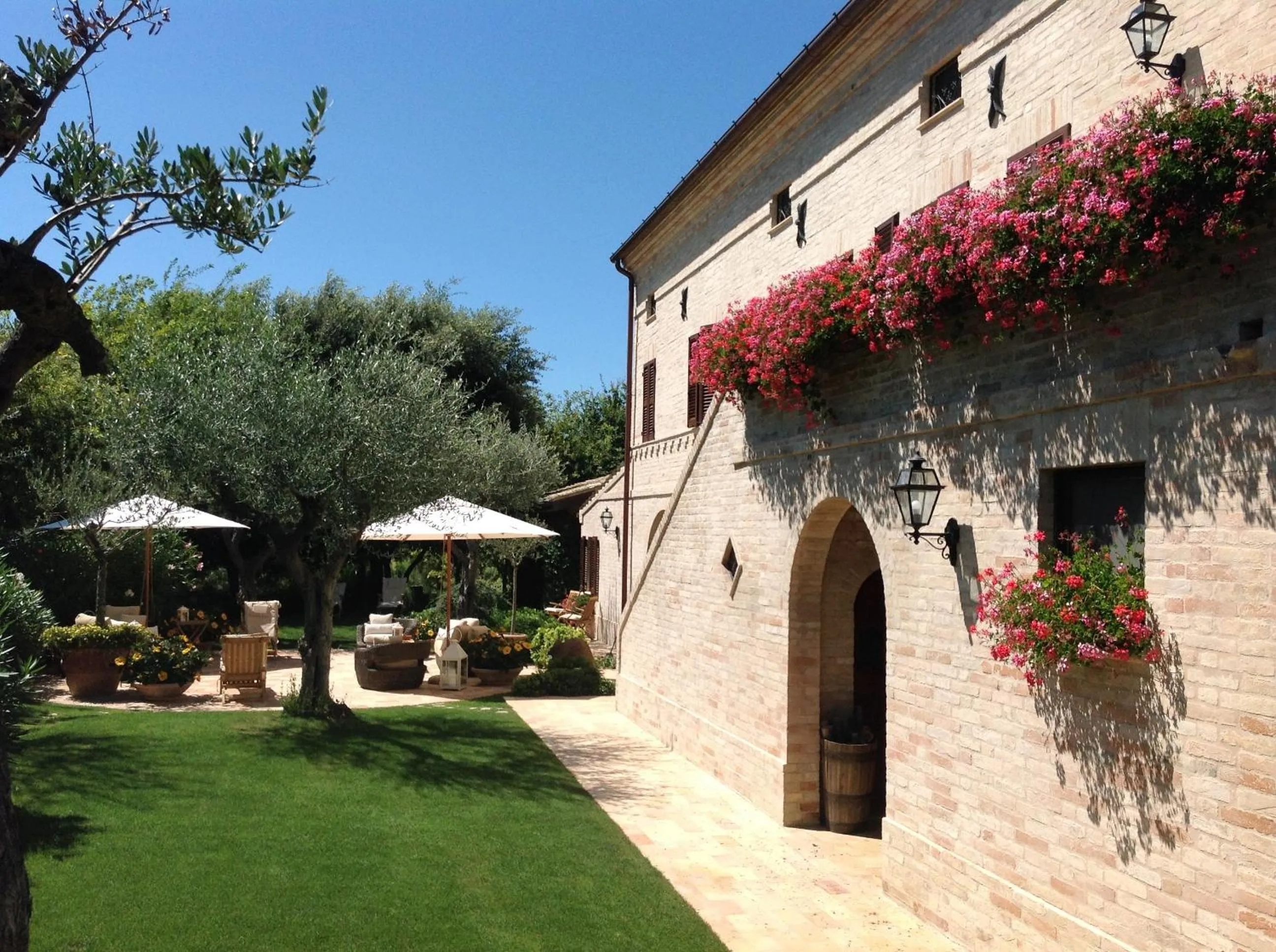 Facade/entrance in Monterosato Country House
