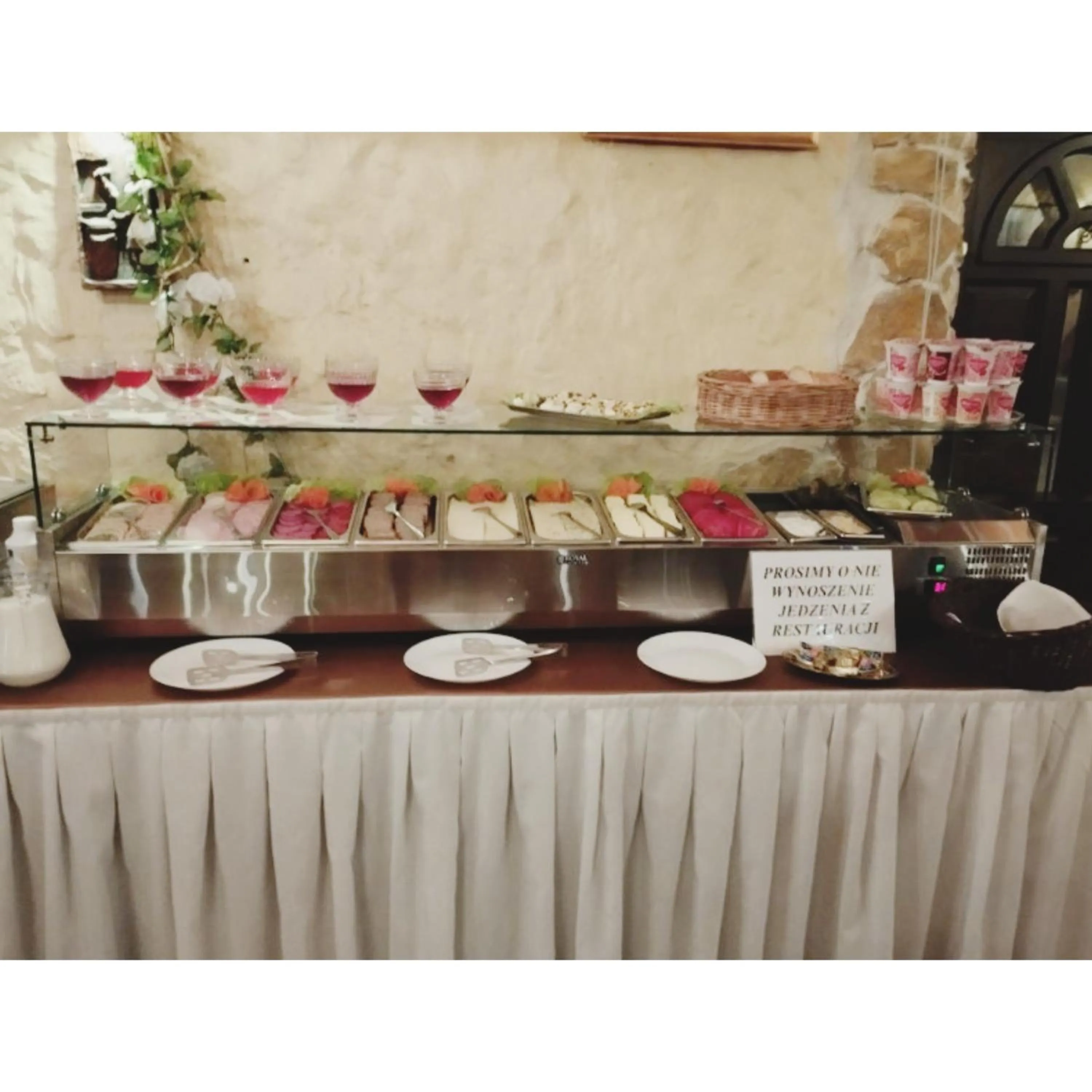 Buffet breakfast in Motel Tower