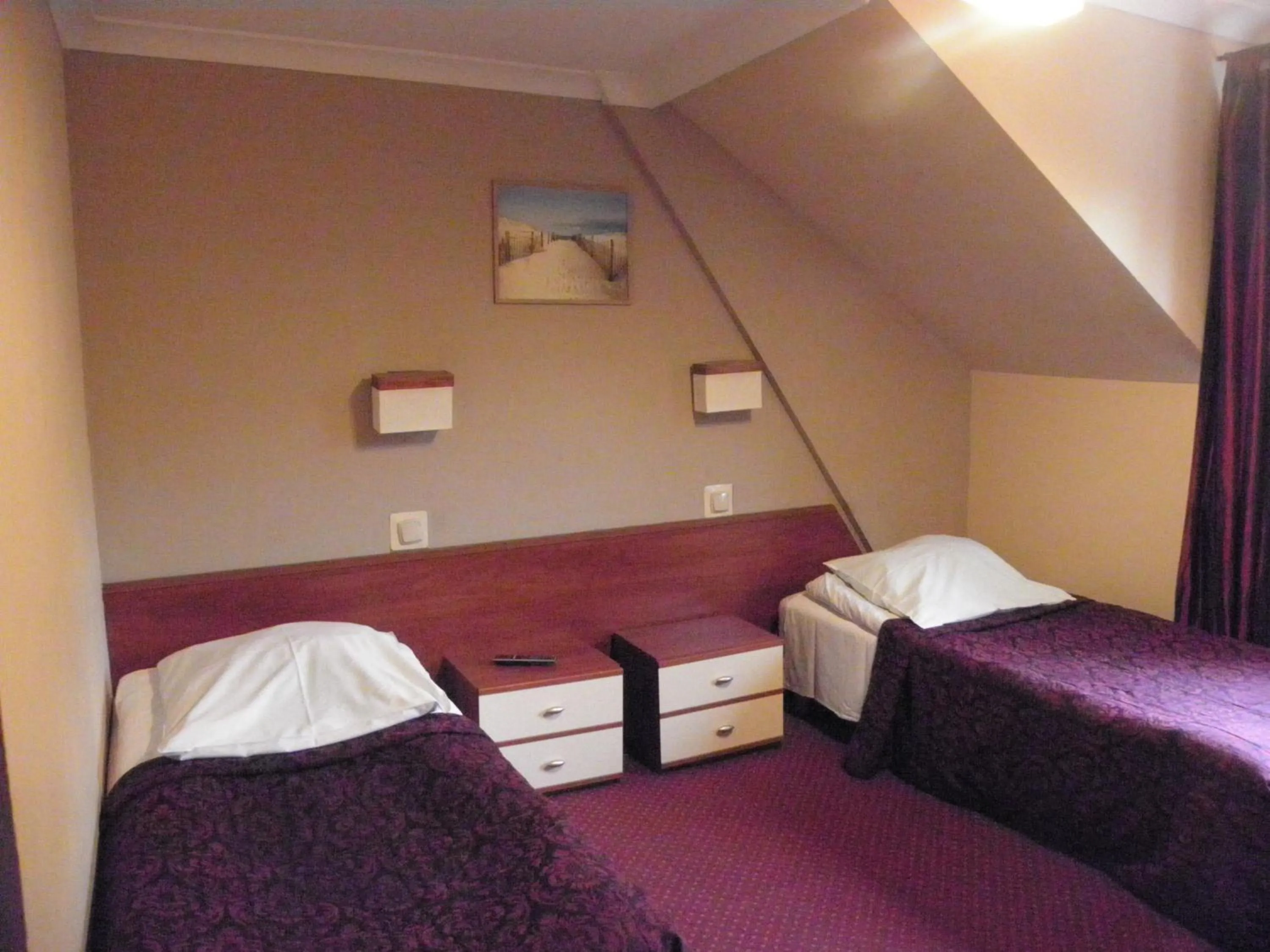 Bedroom, Bed in Motel Tower