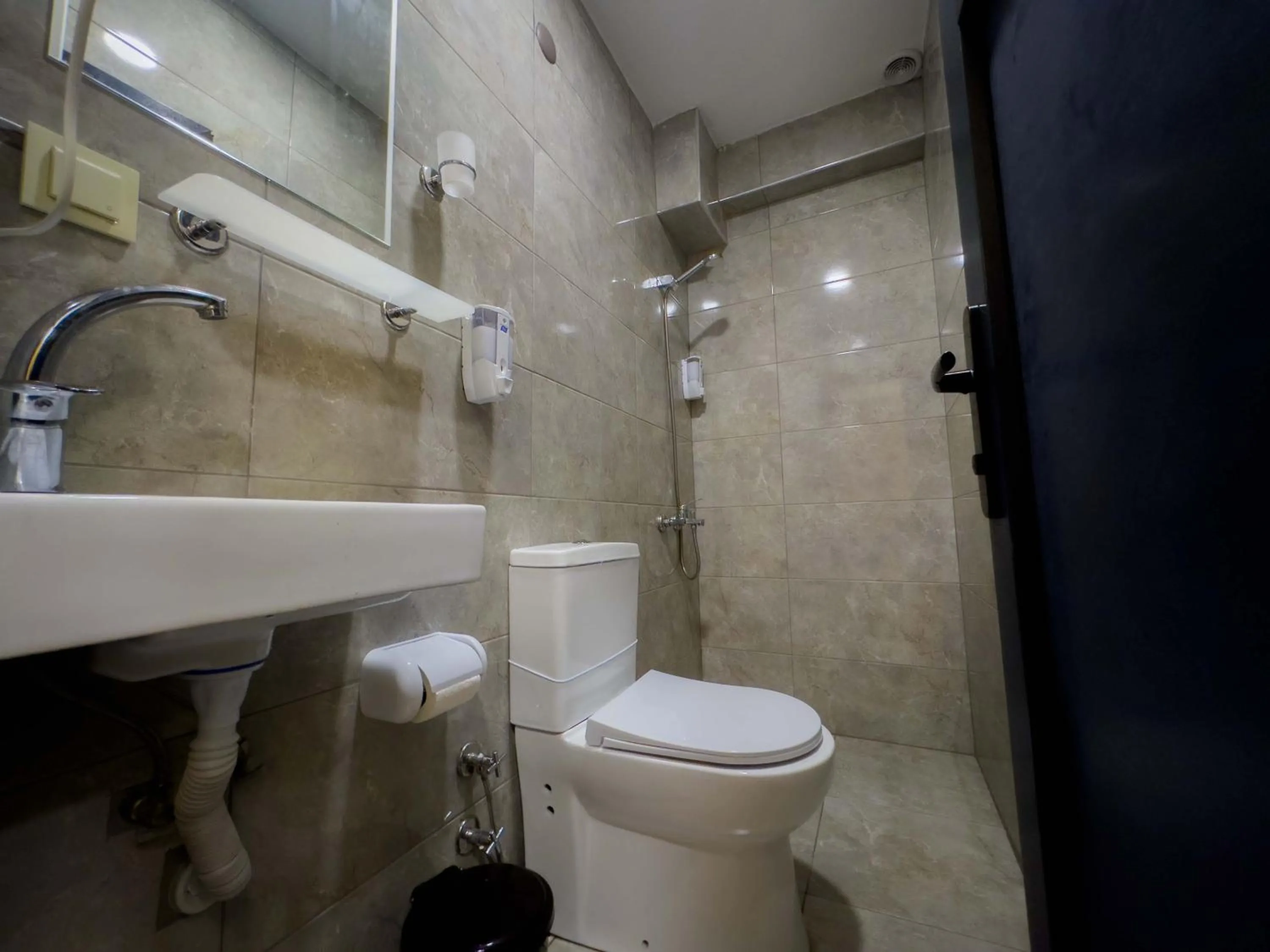 Shower in Öz Dünya Hotel