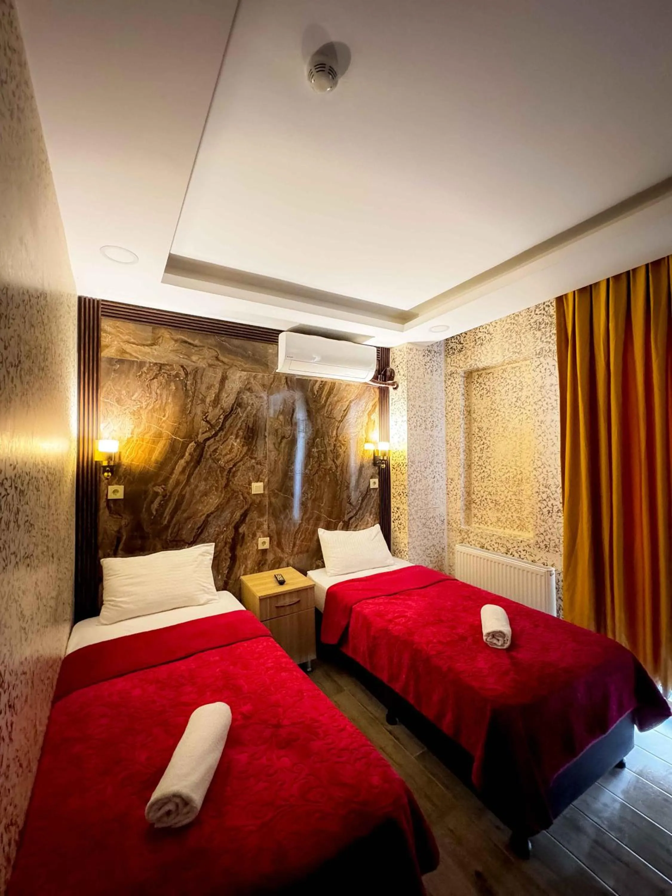 Bed in Öz Dünya Hotel