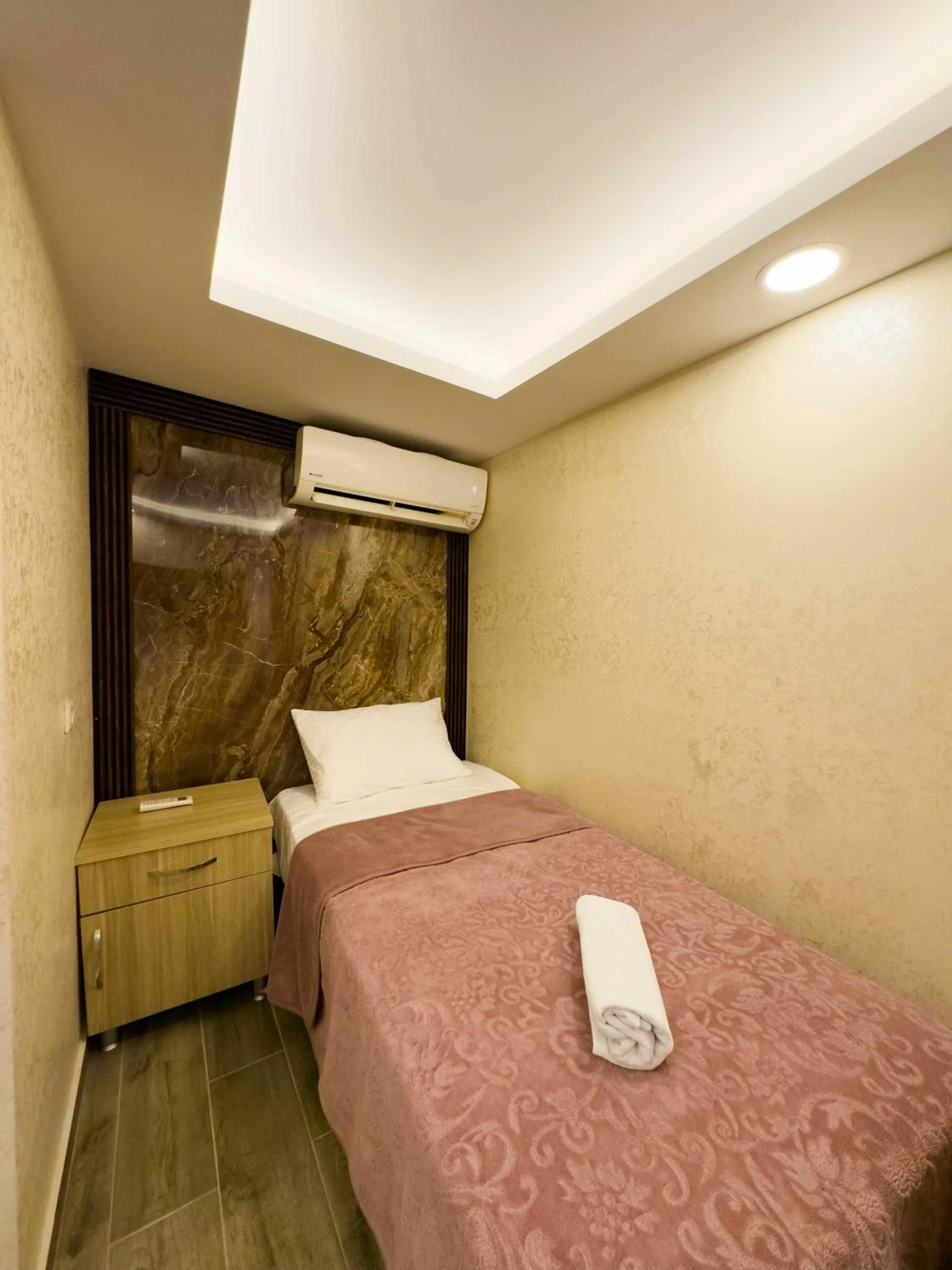 Bed in Öz Dünya Hotel