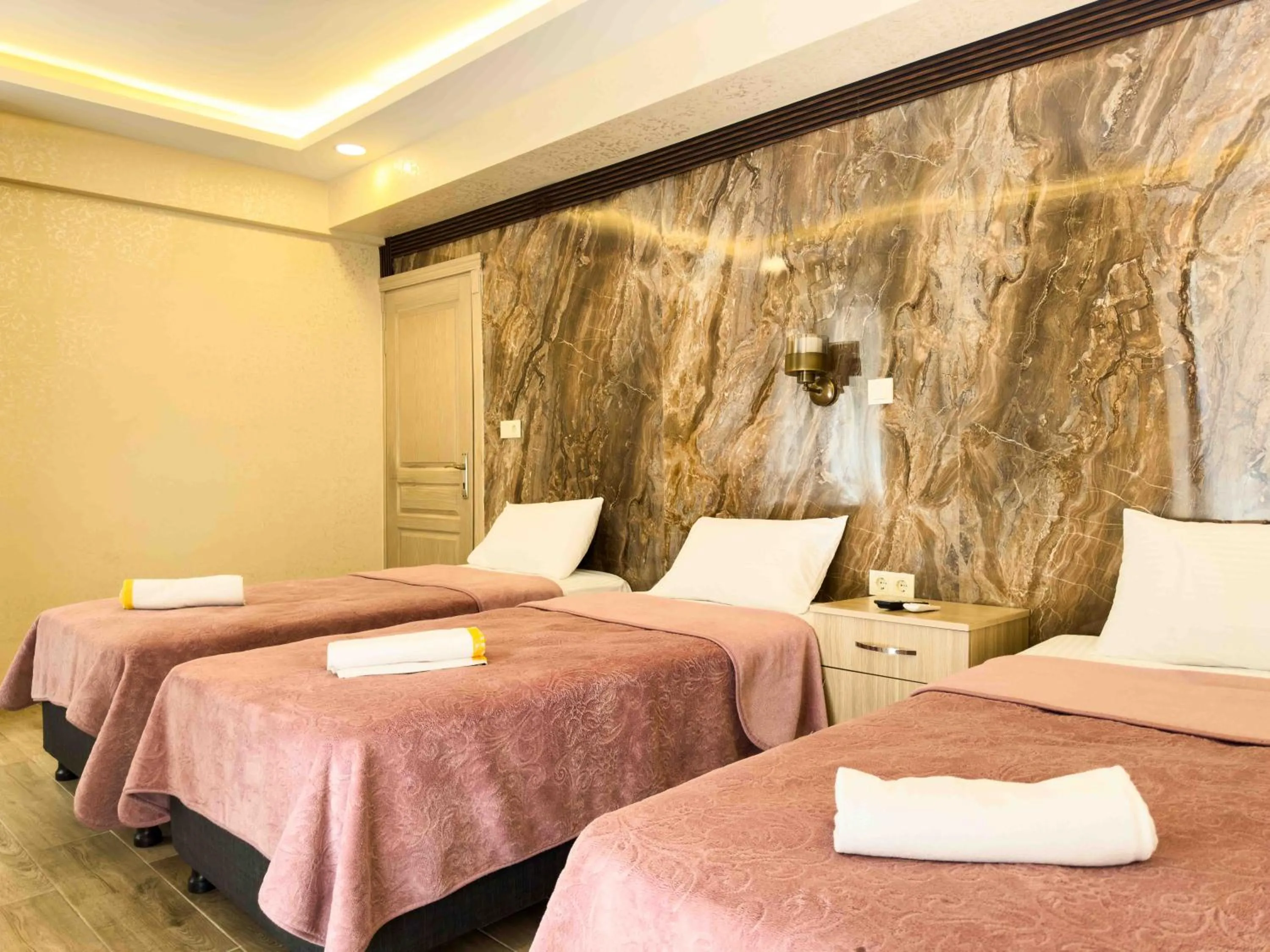 Bed in Öz Dünya Hotel