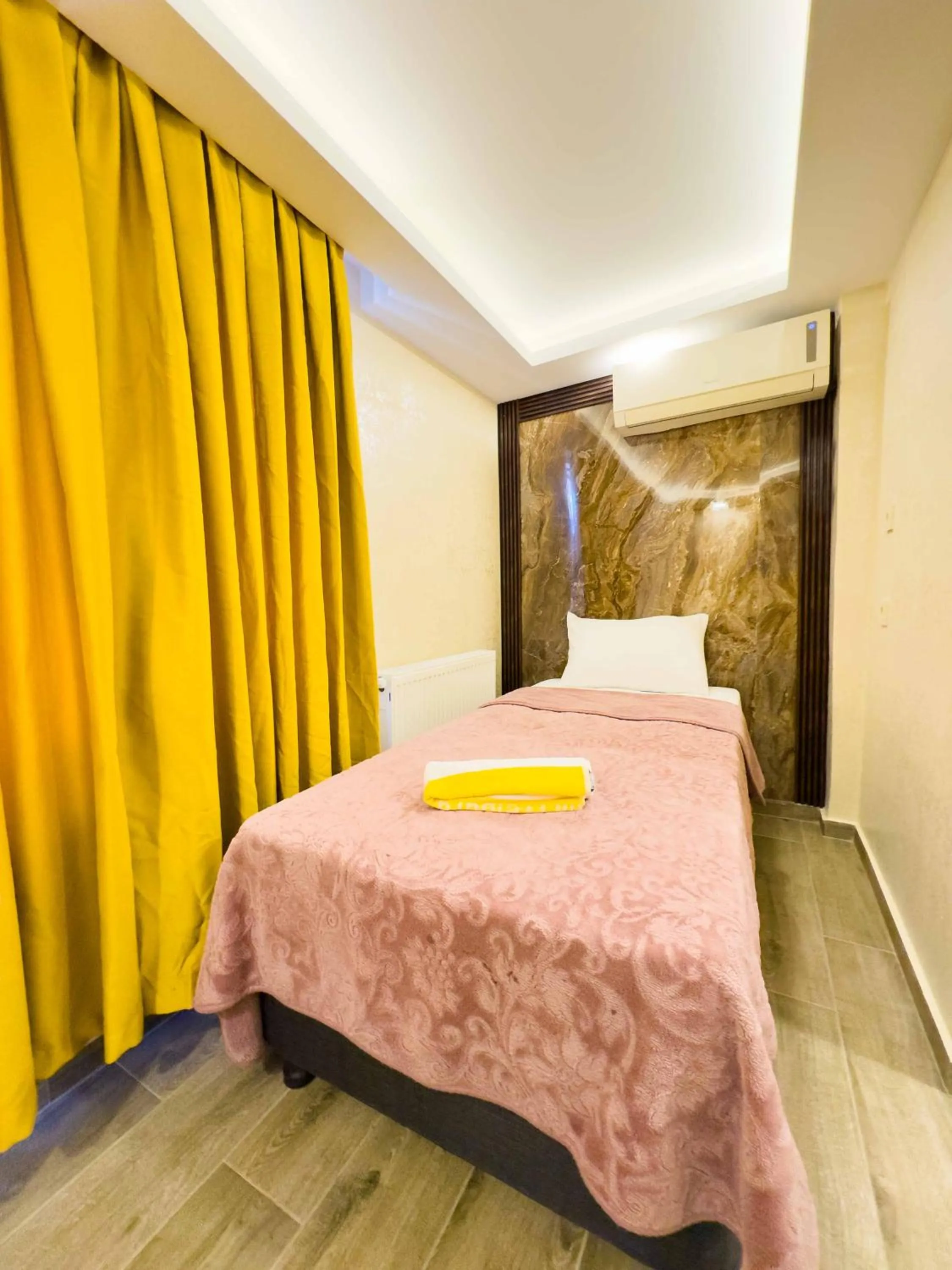 Bed in Öz Dünya Hotel