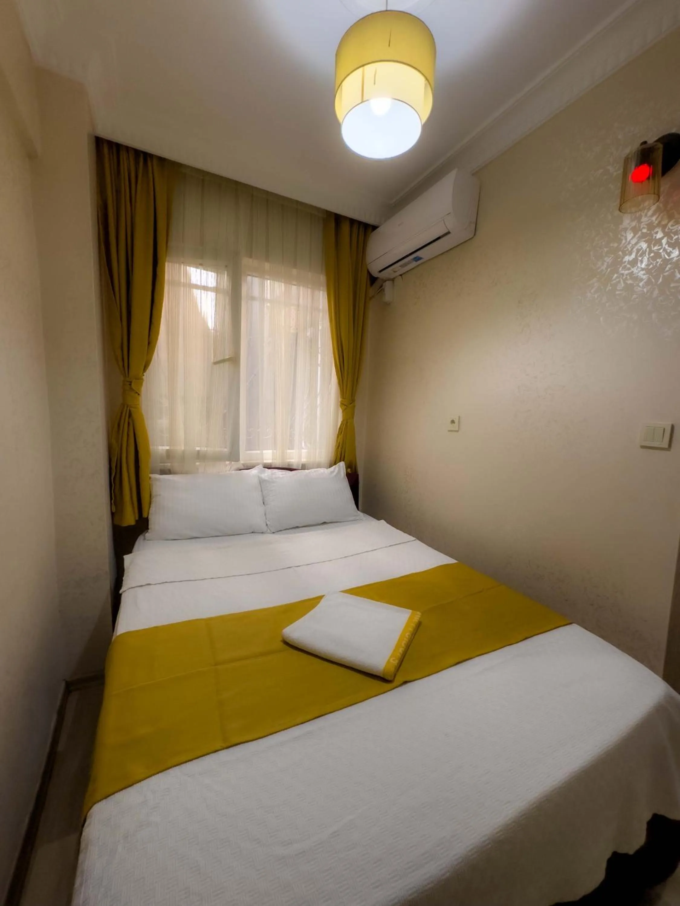 Bed in Öz Dünya Hotel