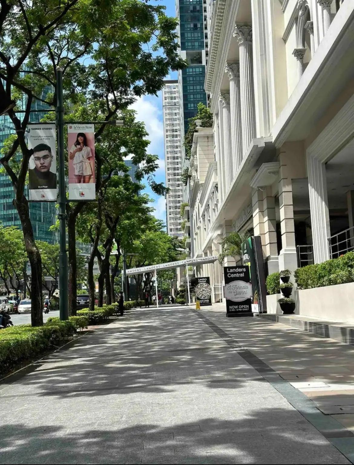 Neighbourhood in EG Private House -BGC UPTOWN