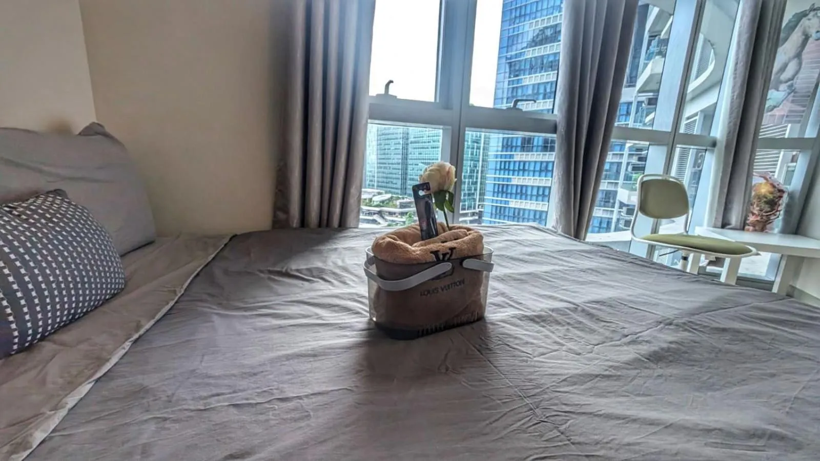 Bed in EG Private House -BGC UPTOWN