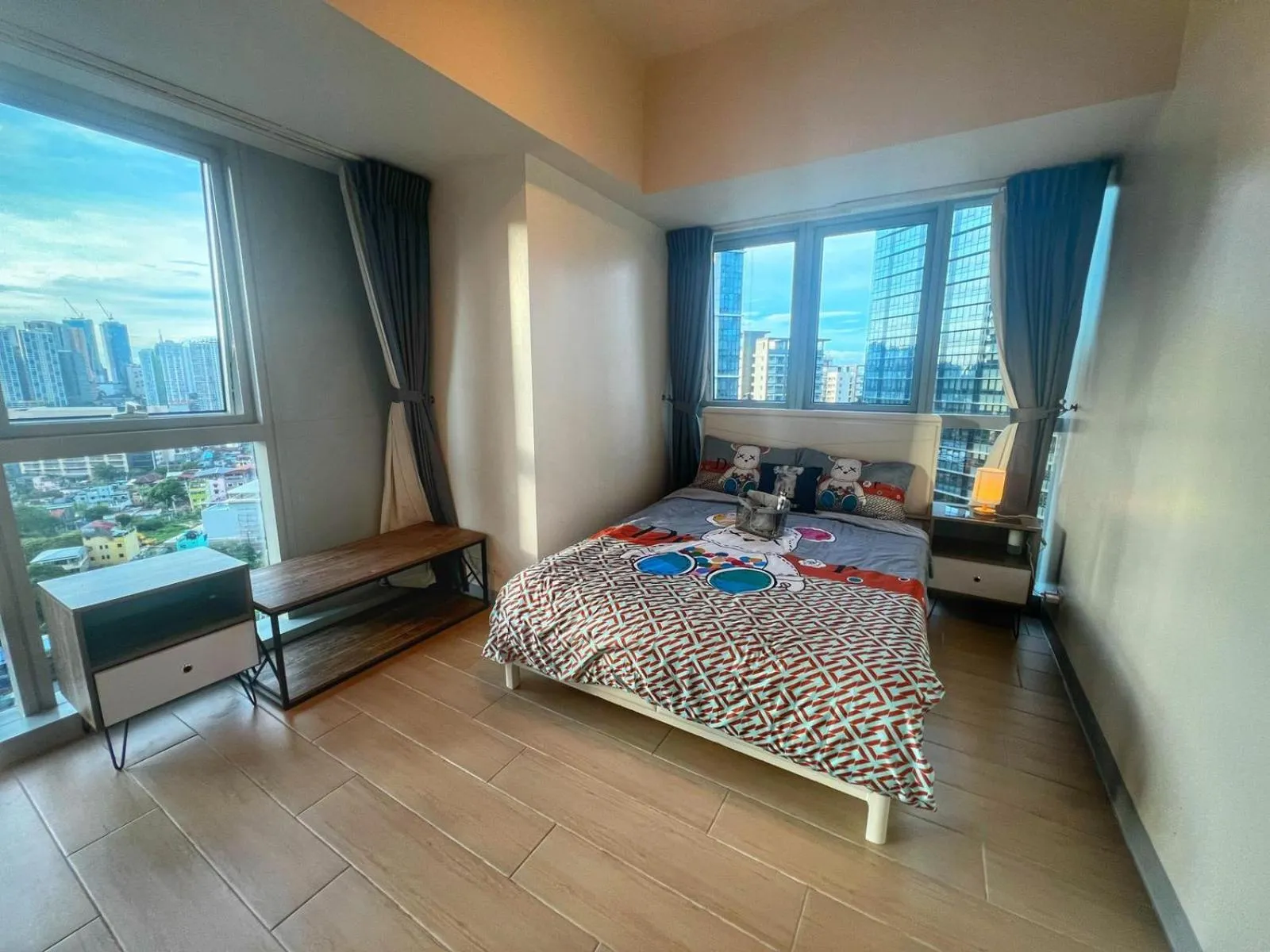 Bed in EG Private House -BGC UPTOWN