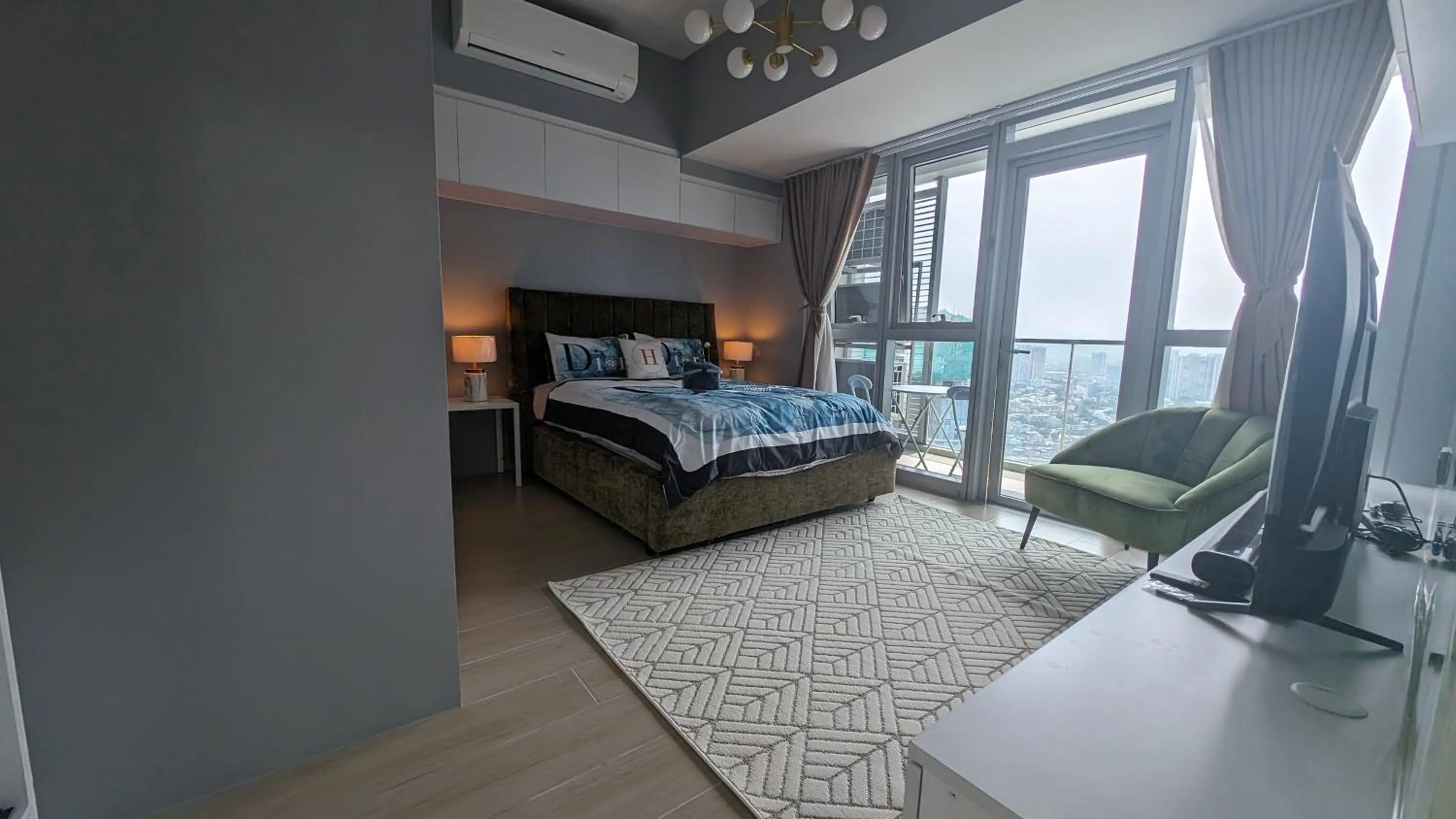 Bed in EG Private House -BGC UPTOWN