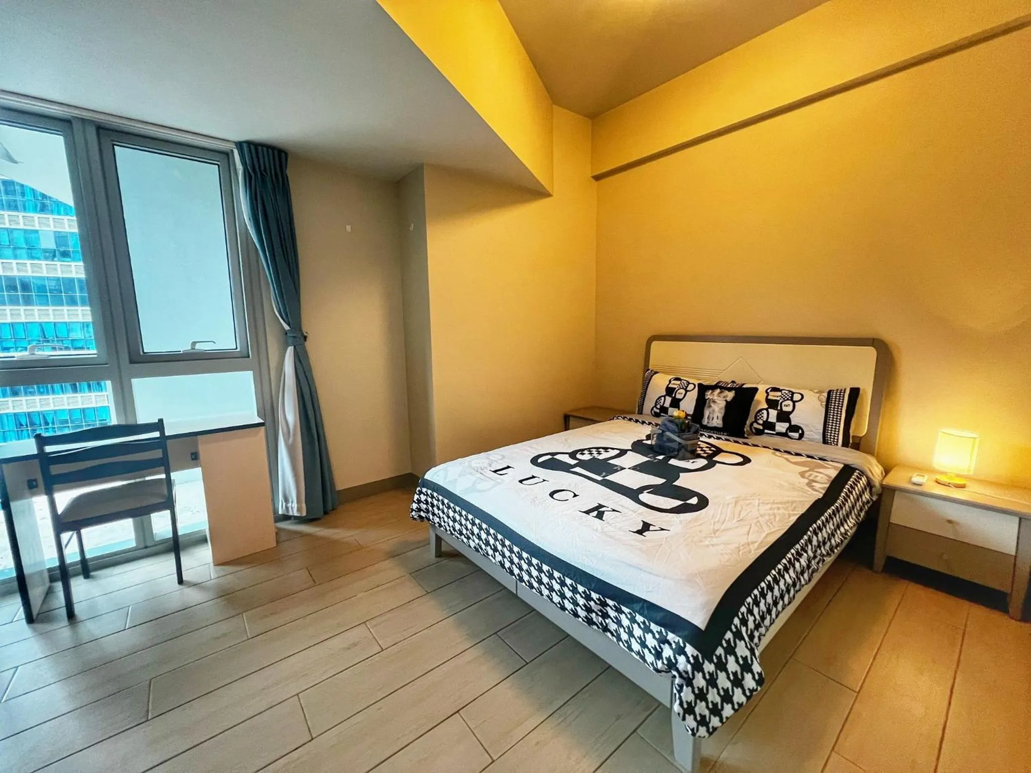 Bed in EG Private House -BGC UPTOWN