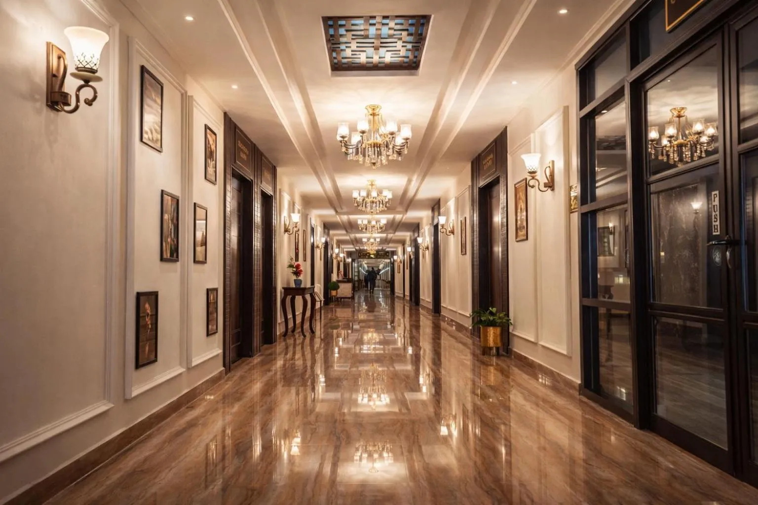 Lobby or reception in Best Western Faisalabad