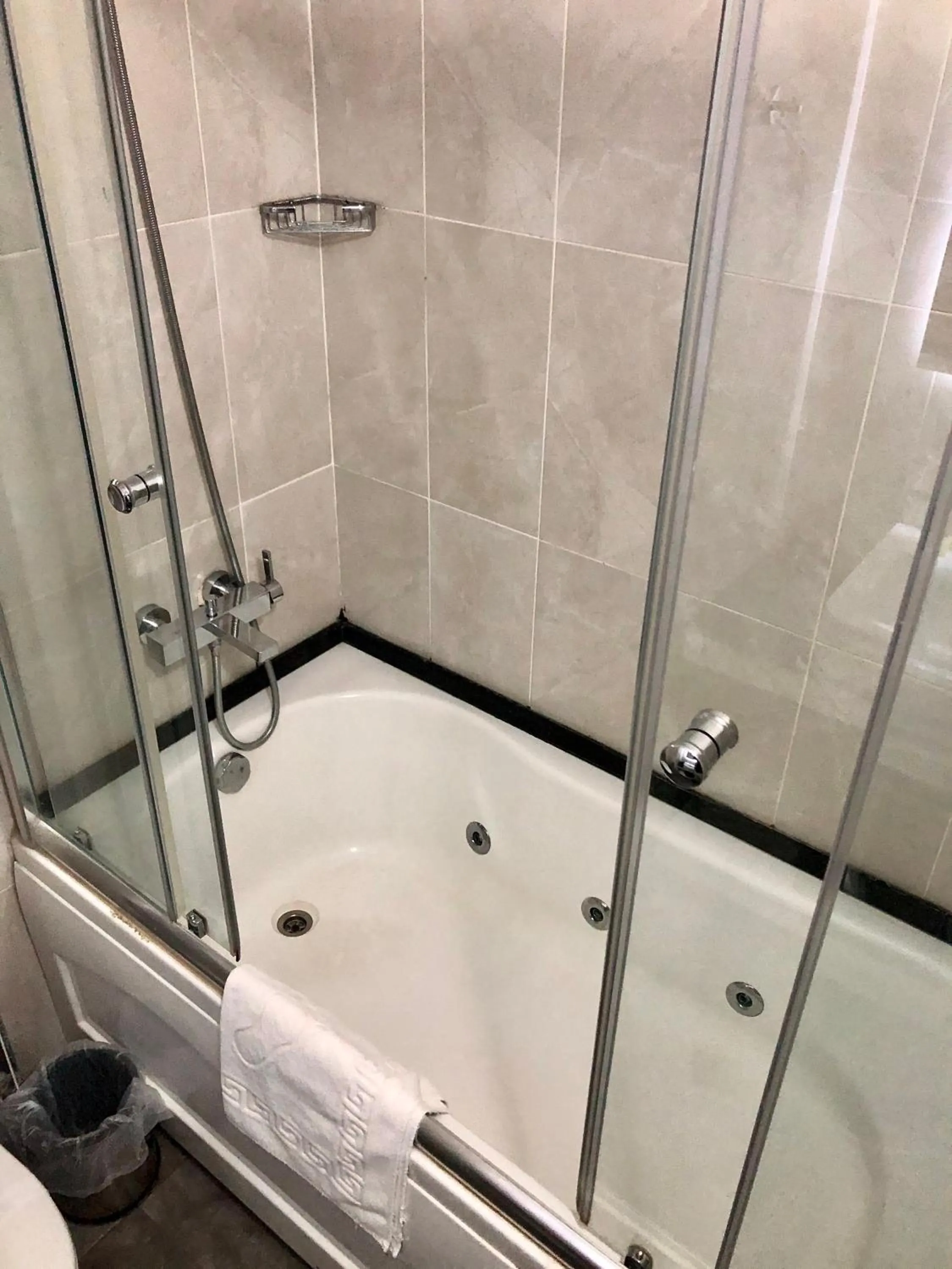 Bathroom in Era Palace Hotel