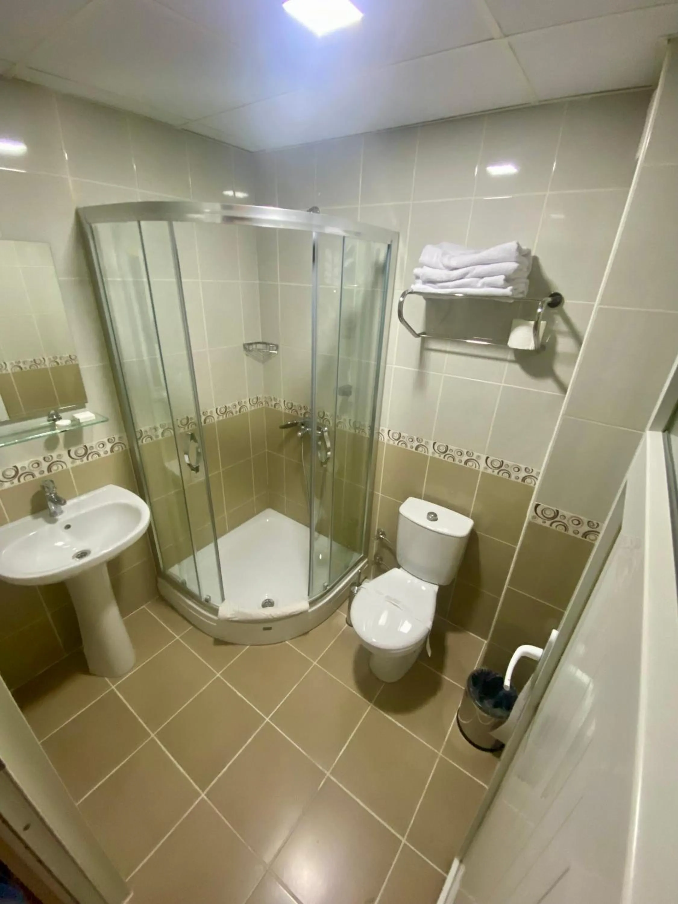 Shower in Era Palace Hotel