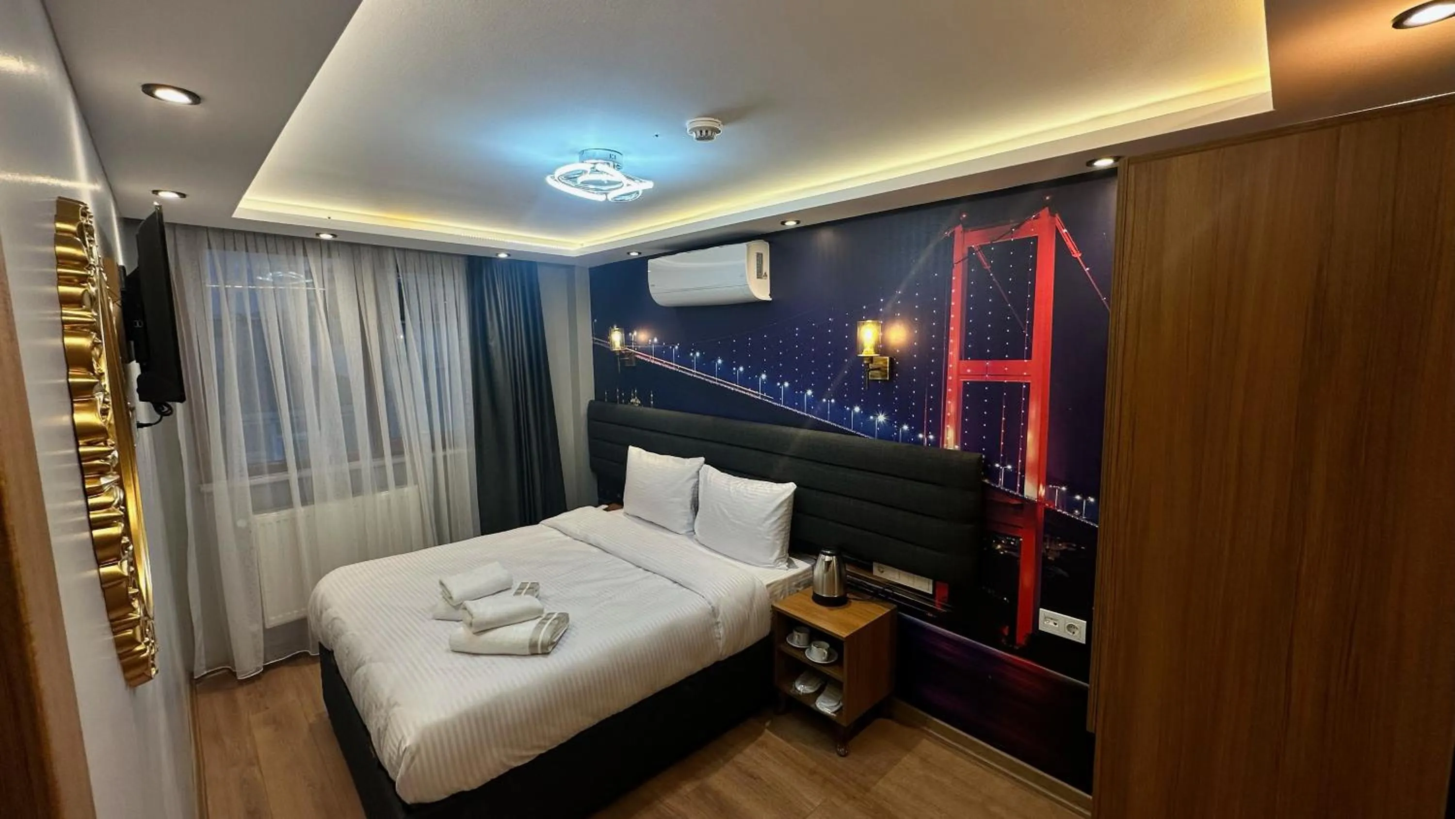 Deluxe Double Room in Mamma Marya Hotel