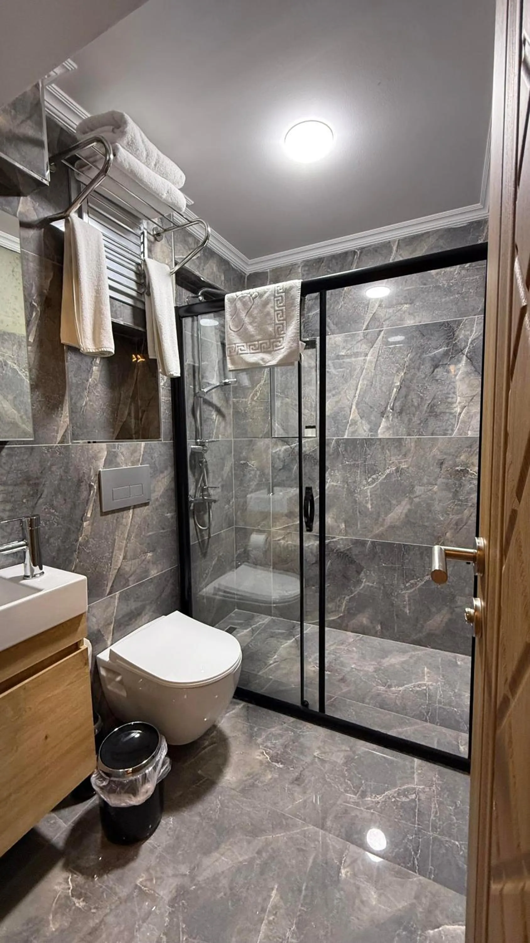 Shower in Mamma Marya Hotel