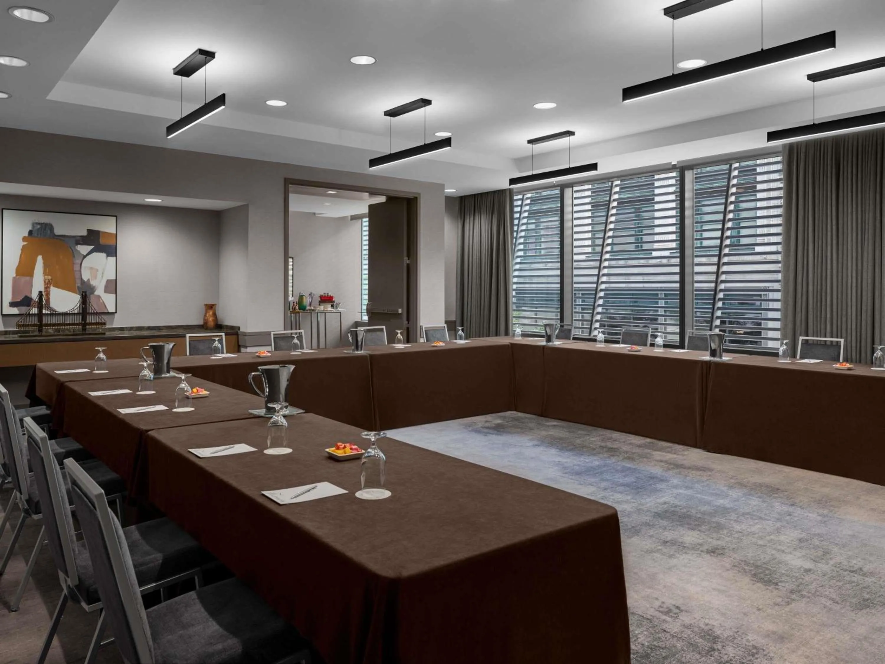 Business facilities in Fairmont Pittsburgh