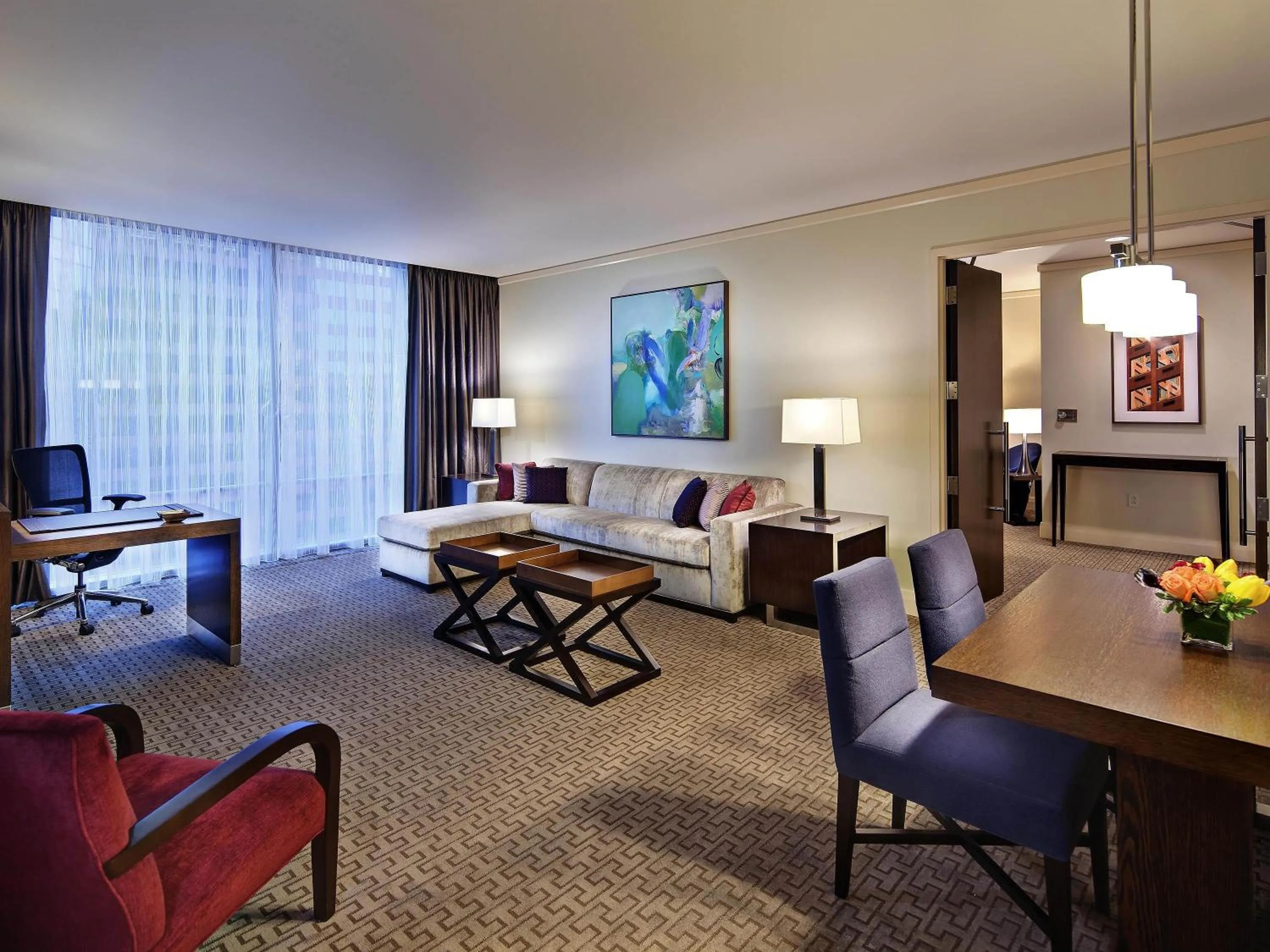 Photo of the whole room in Fairmont Pittsburgh