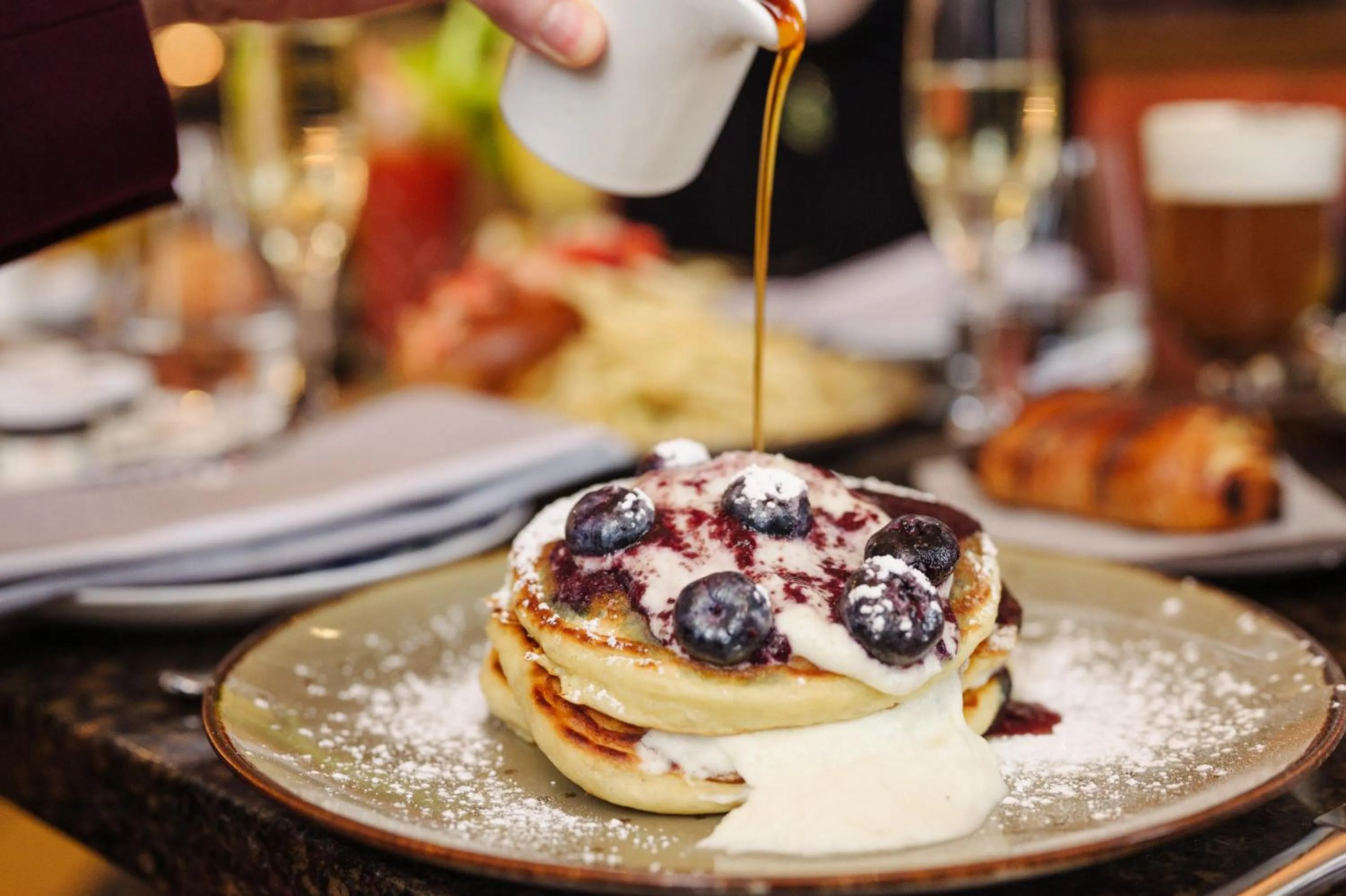 Food and drinks in Fairmont Pittsburgh