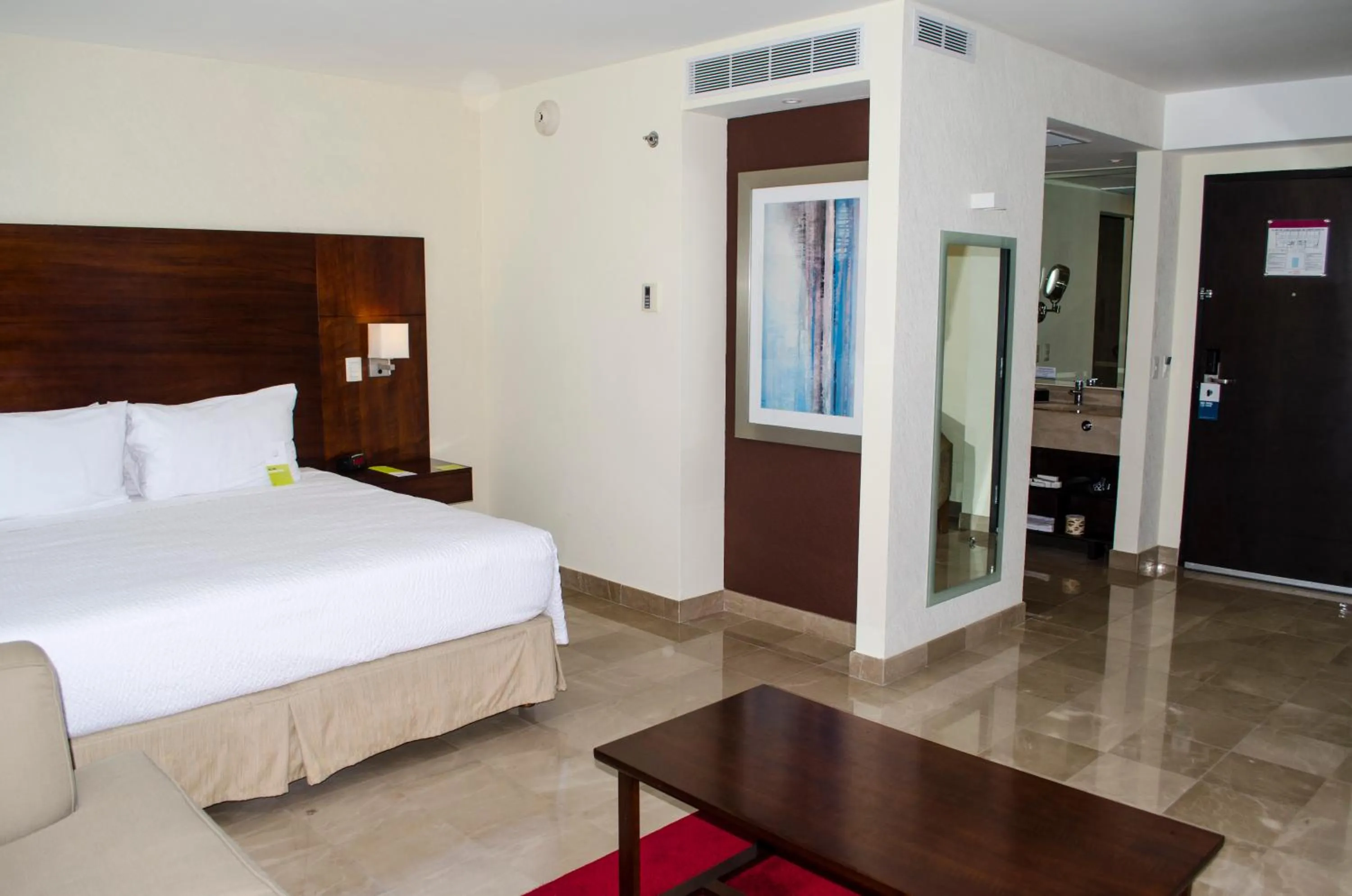 Photo of the whole room, Bed in Four Points by Sheraton Veracruz