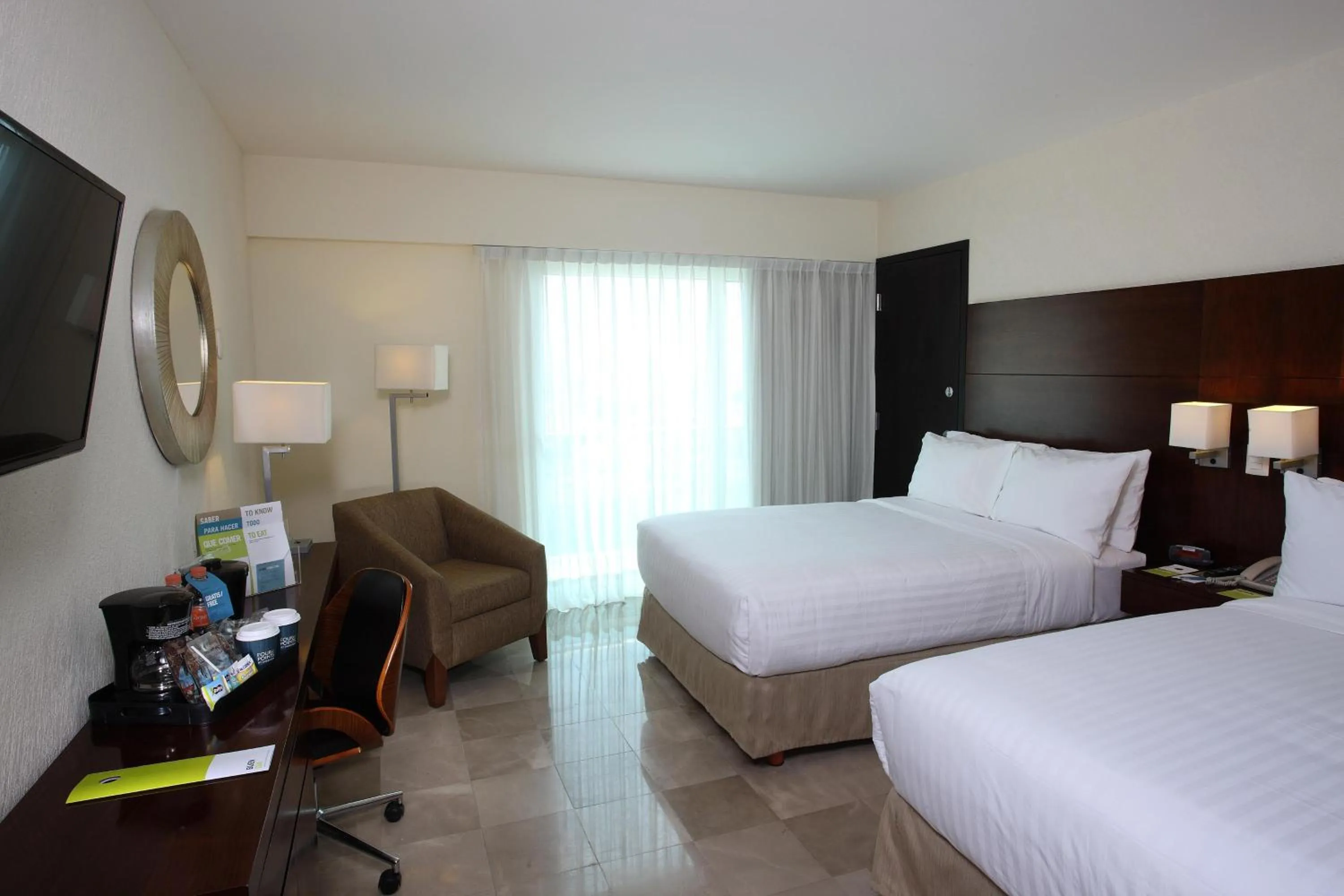 Photo of the whole room, Bed in Four Points by Sheraton Veracruz
