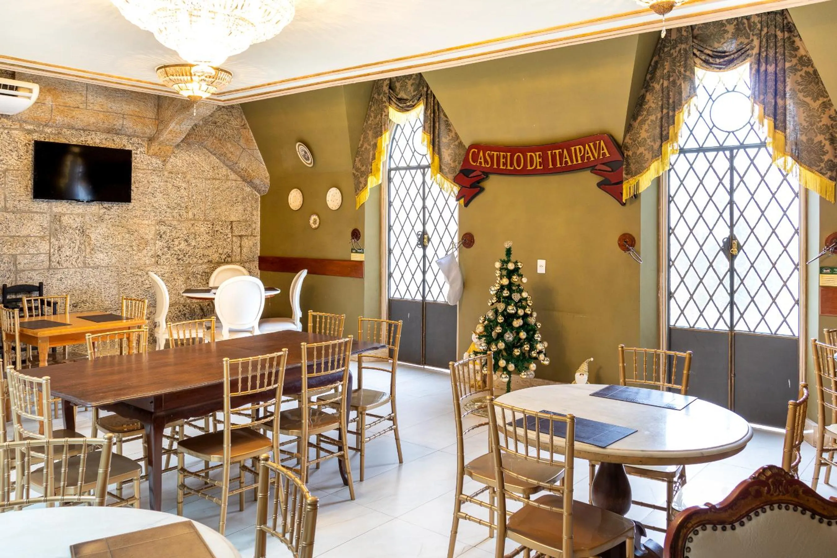 Dining area in Castelo de Itaipava - Hotel, Eventos e Gastronomia