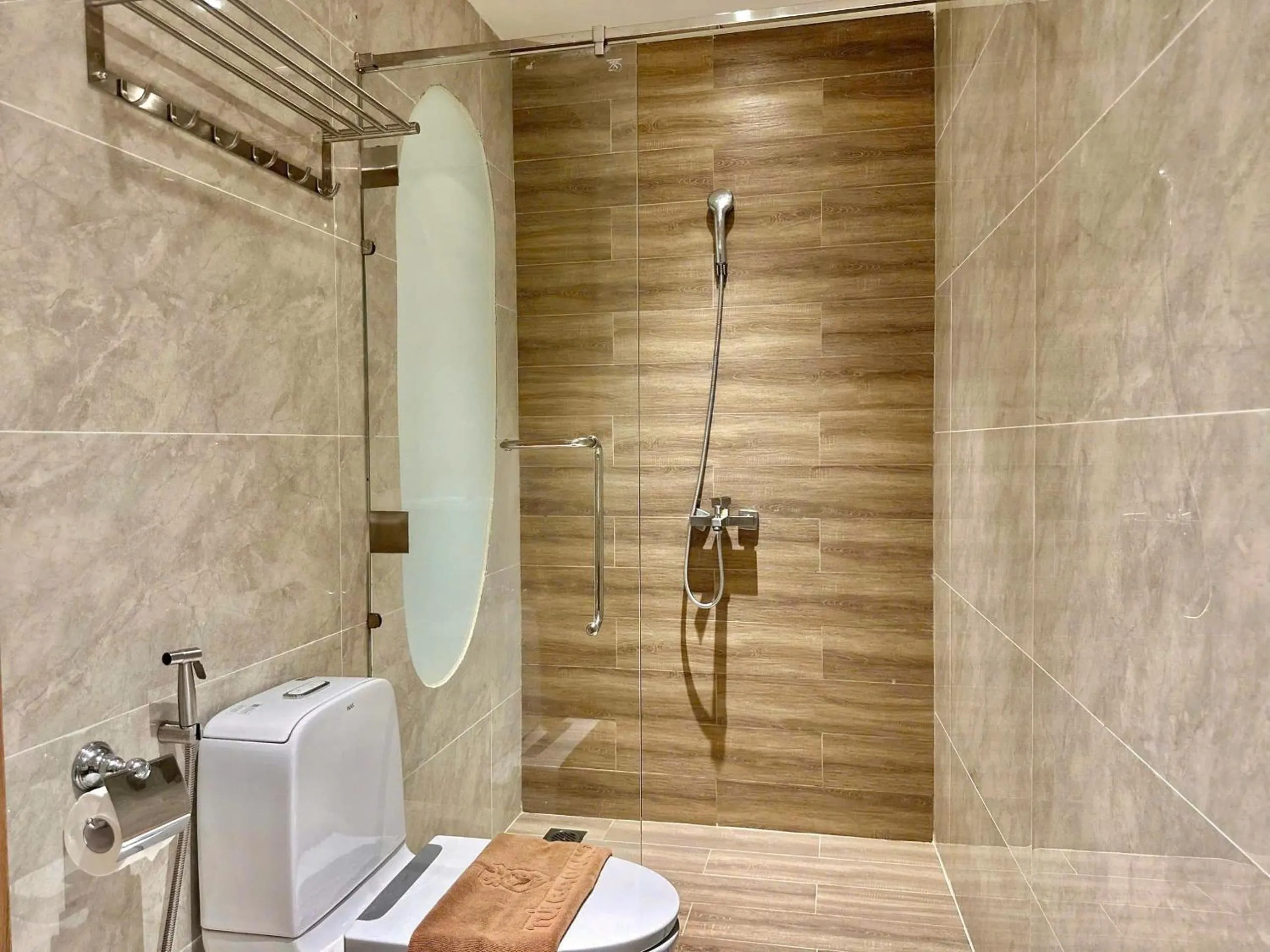 Shower in Túi Ba Gang Central Hotel