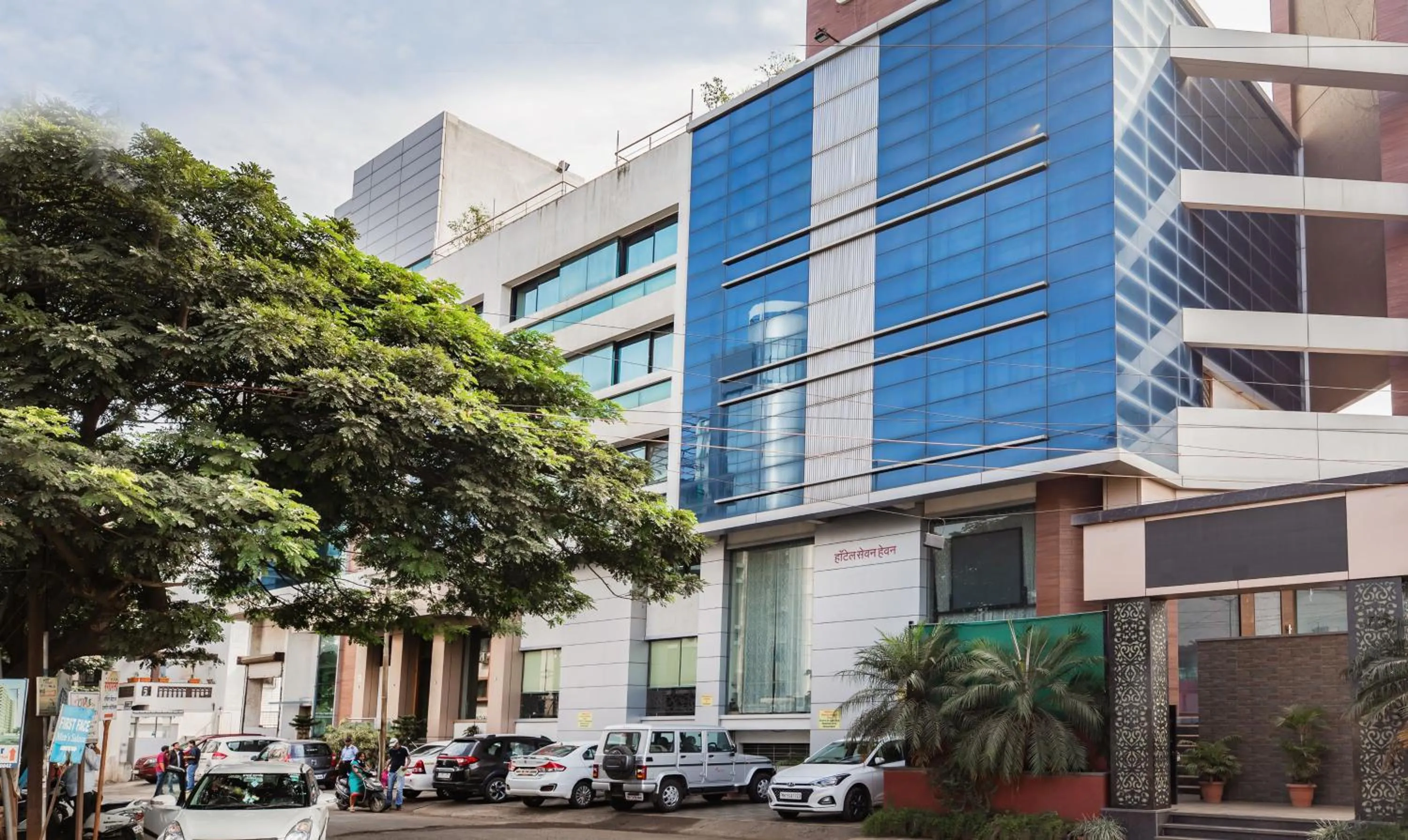 Property Building in Hotel Seven Heaven