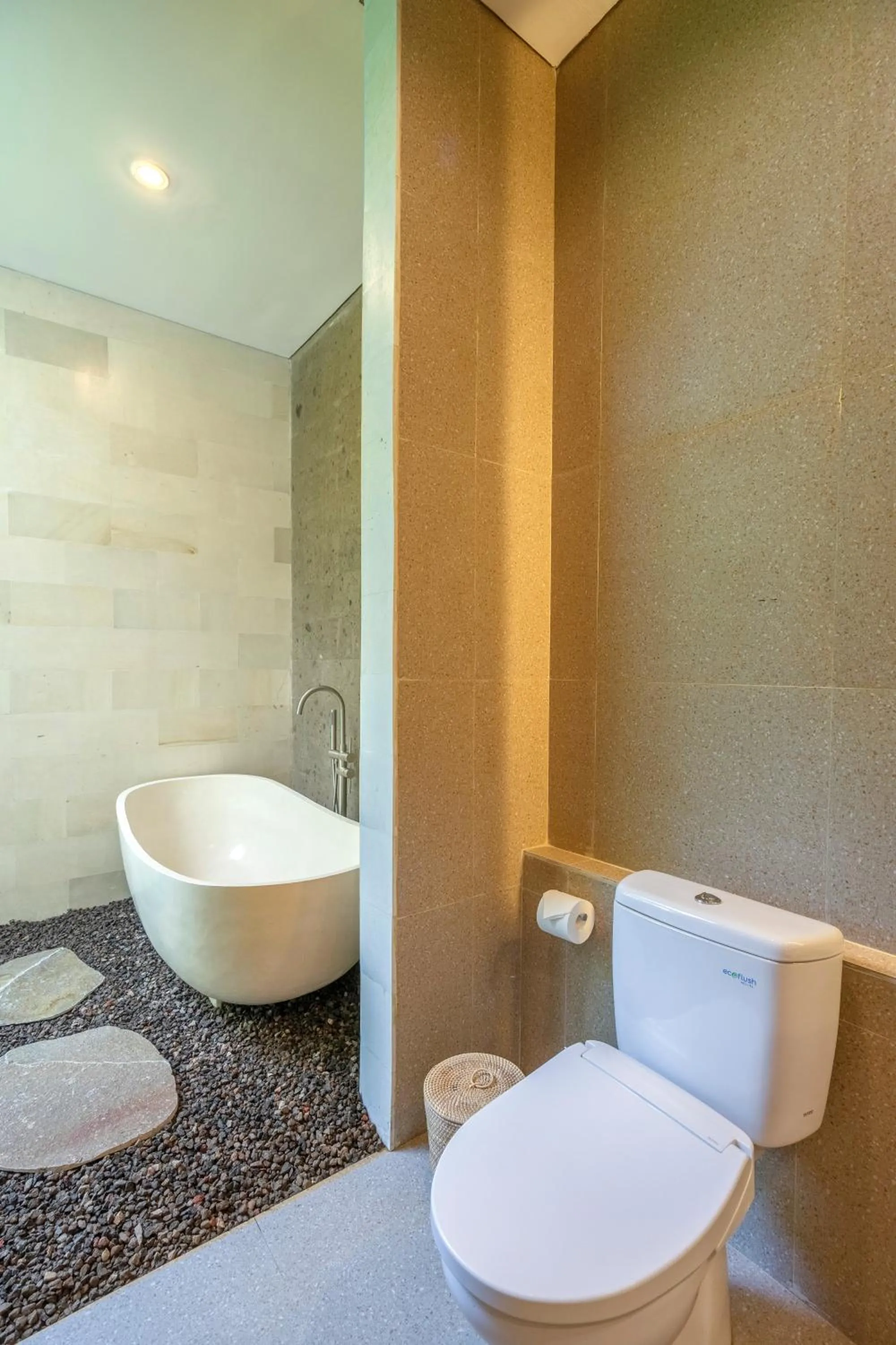 Toilet in Villa Talun by GORO