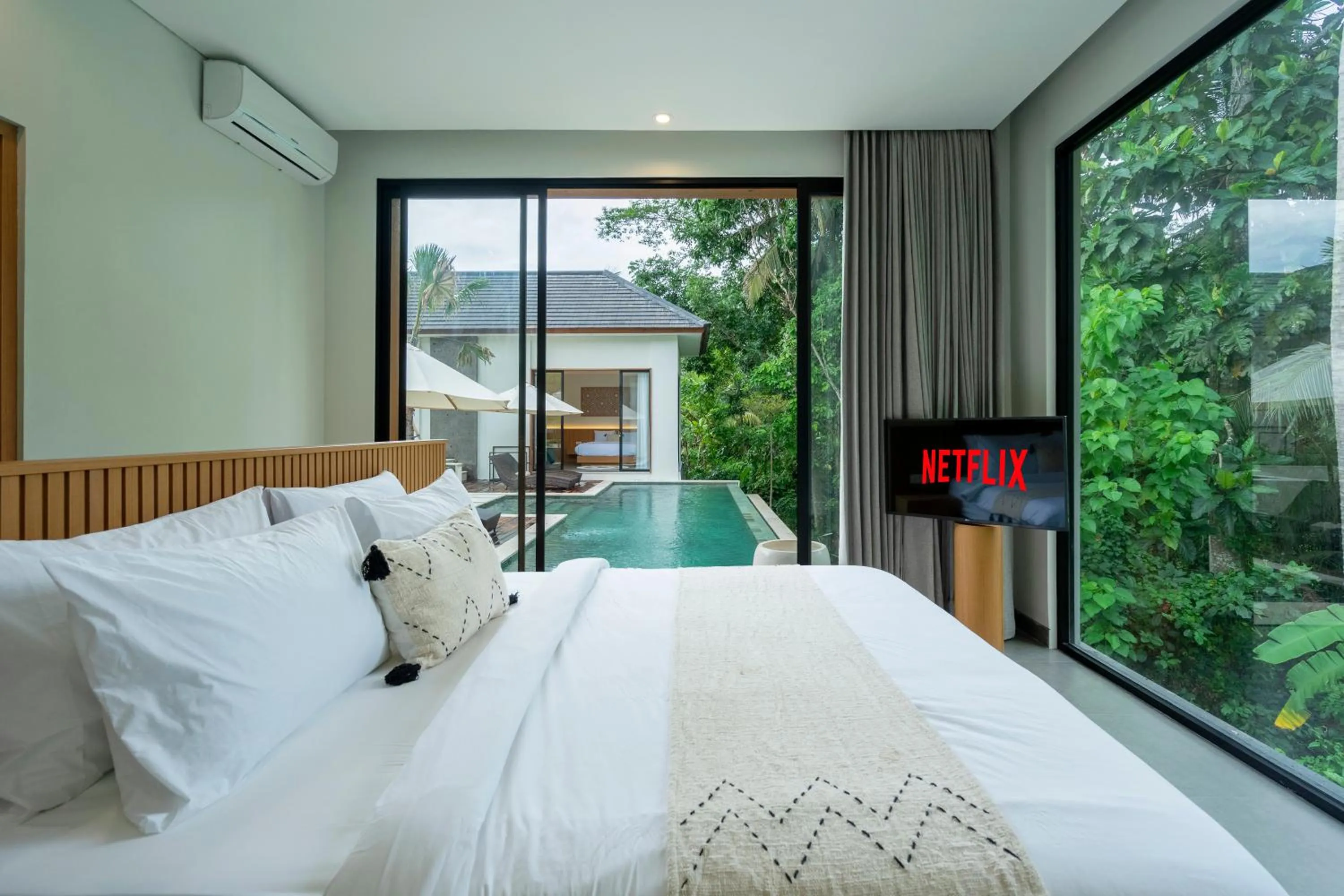 Bed in Villa Talun by GORO