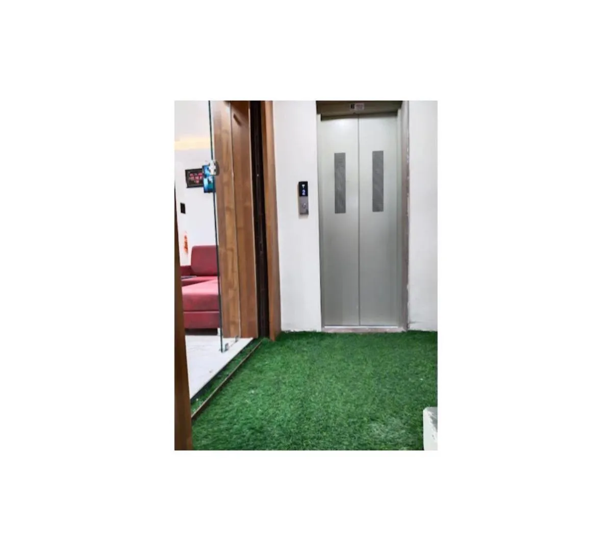 elevator in Galaxy Inn Hotel