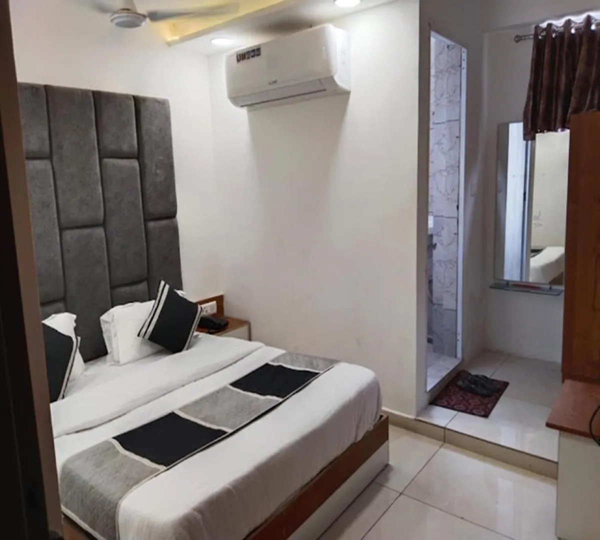 Photo of the whole room in Galaxy Inn Hotel