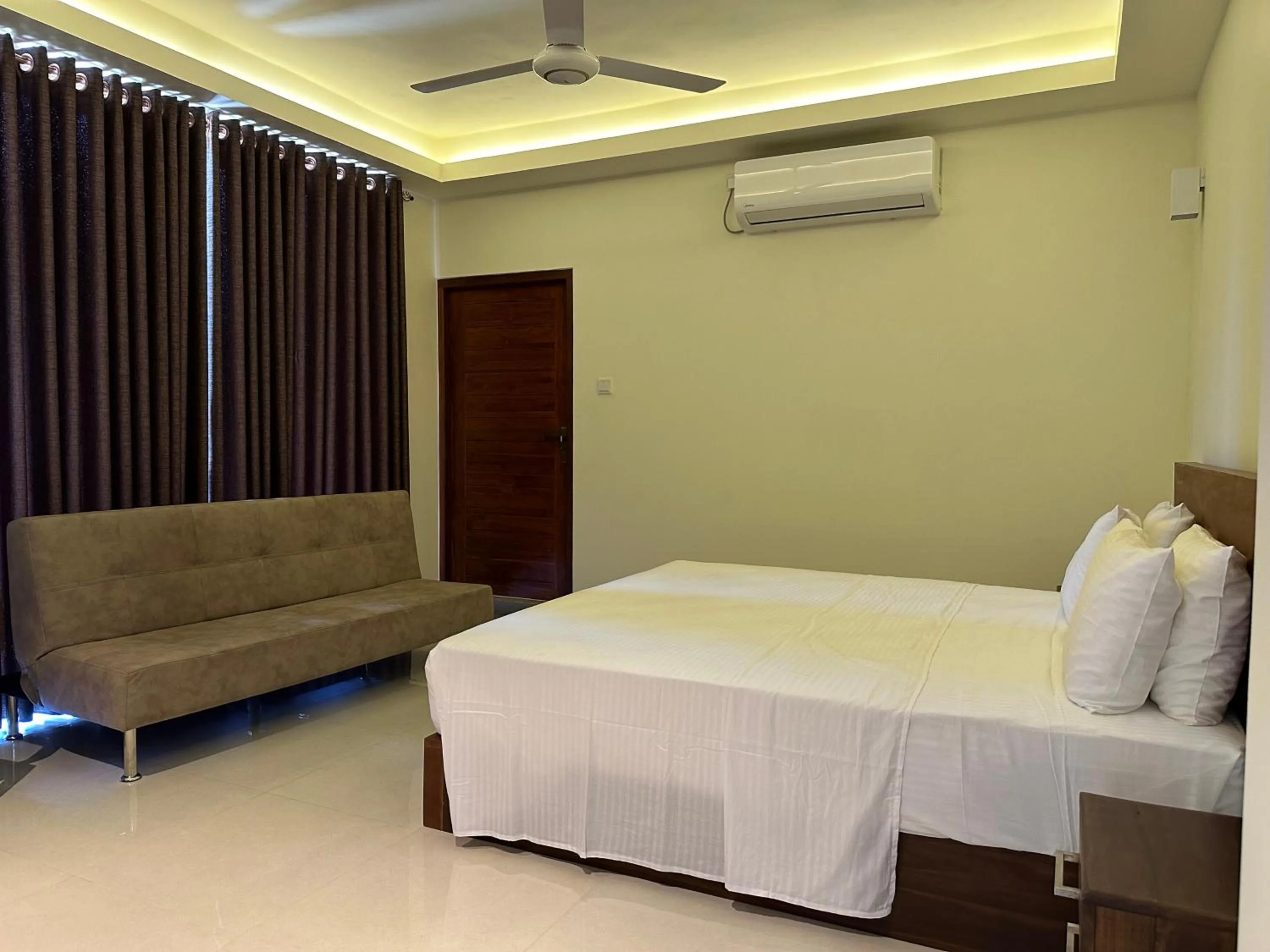 Bed in Fortwill City Hotel