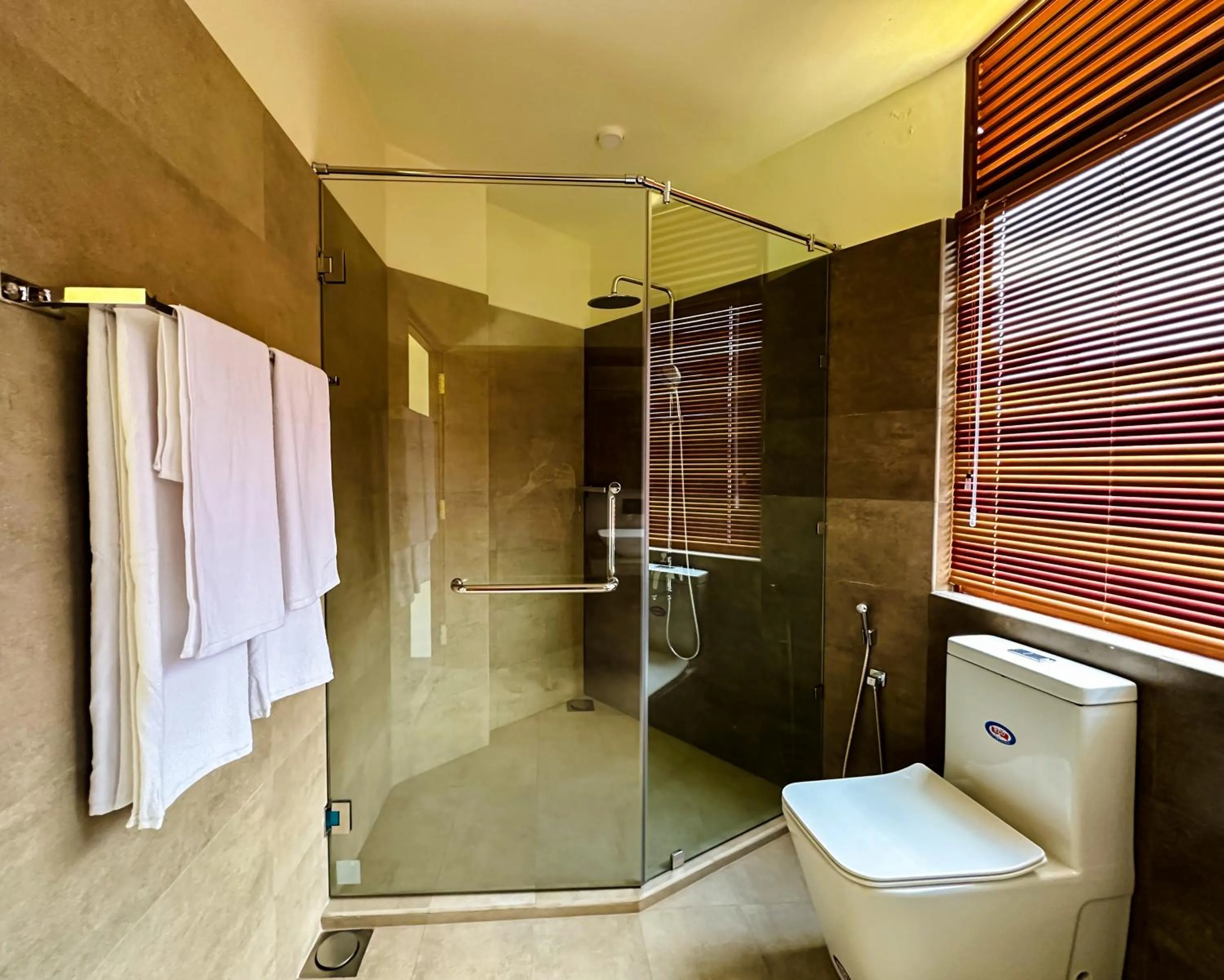 Shower in Fortwill City Hotel