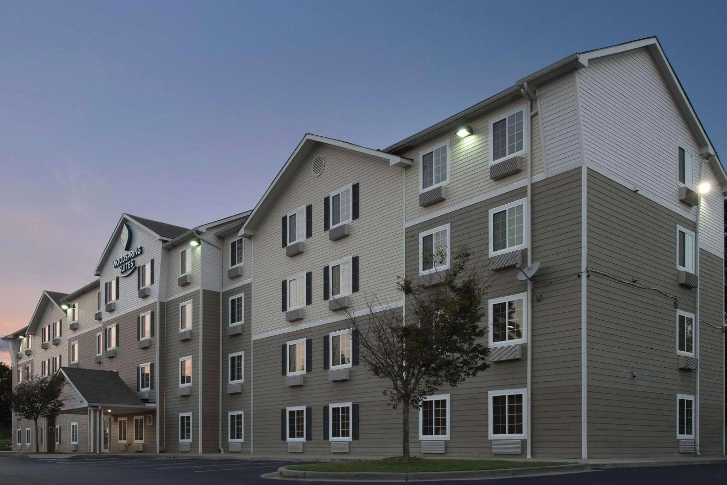 Property building in WoodSpring Suites Augusta Fort Eisenhower