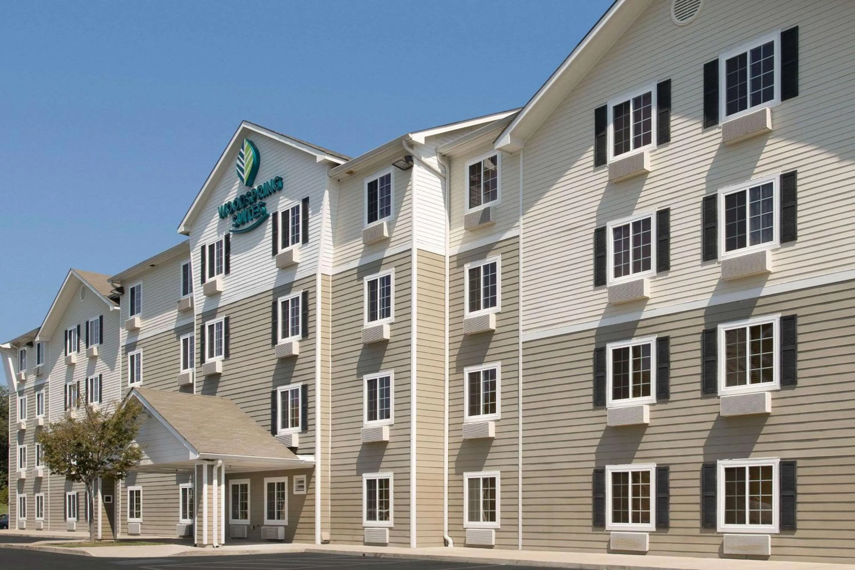 Property building in WoodSpring Suites Augusta Fort Eisenhower