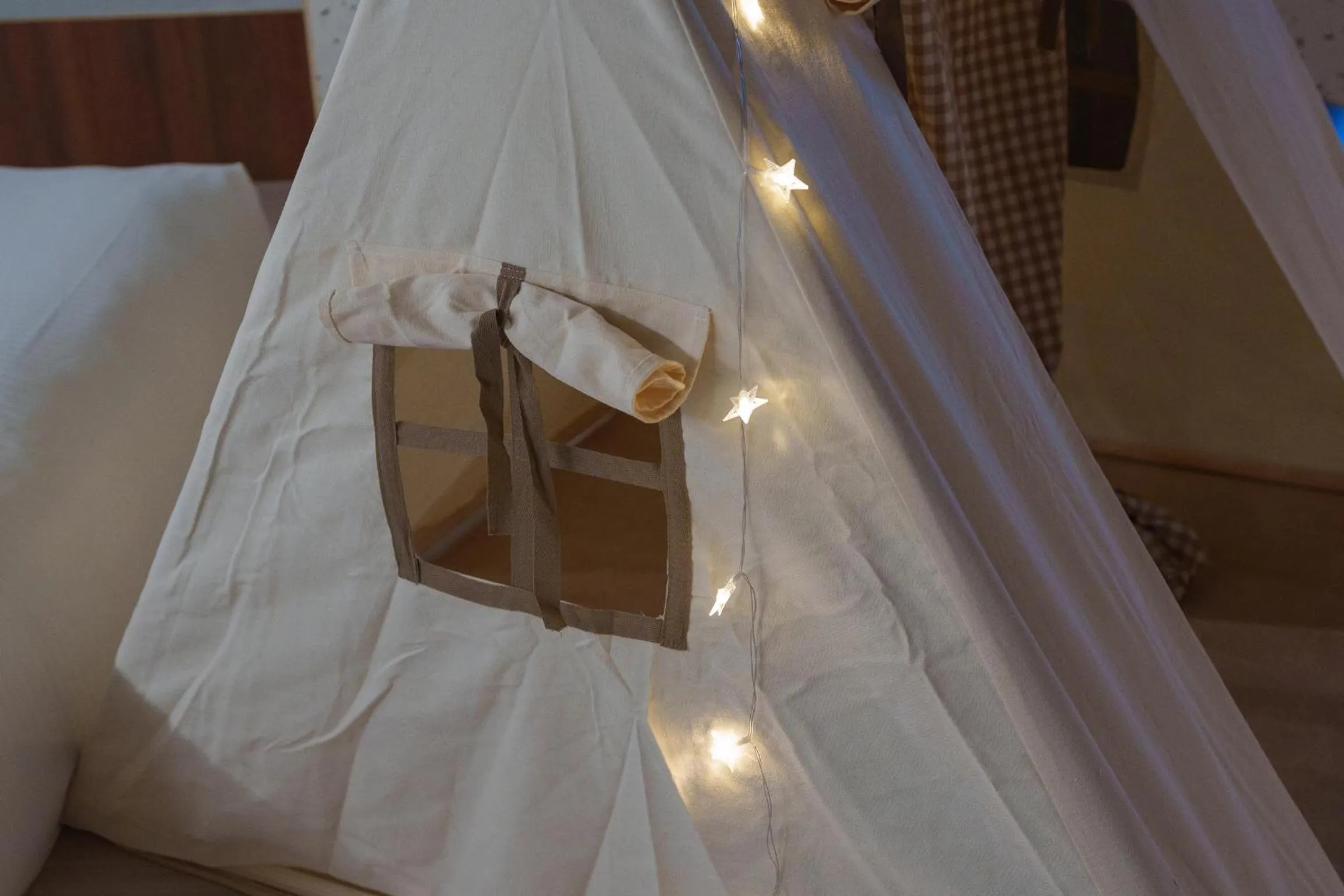 Photo of the whole room, Bed in PAPO'A Harbor Hotel